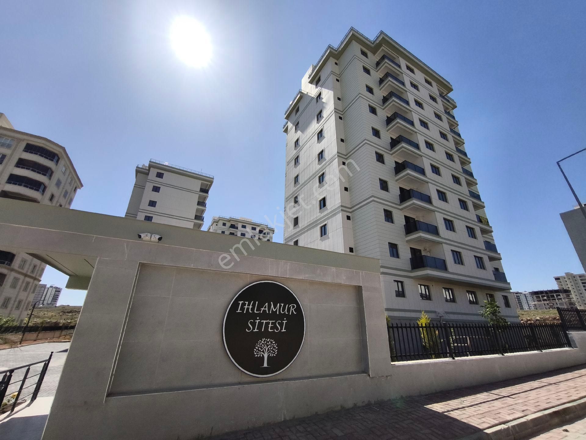 Kadir Geylani Emlaktan Karaköprü Mehmetçikte Kiralık Ihlamur Site İçerisinde Lüx 120m2 2+1