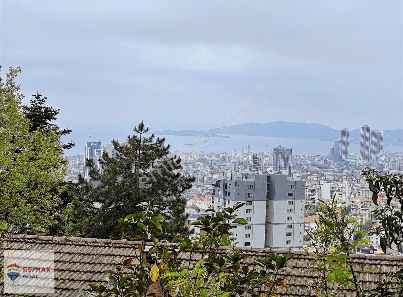 Kartal Yakacık Deniz Manzaralı 626 M2 Bahçeli Satılık Villa