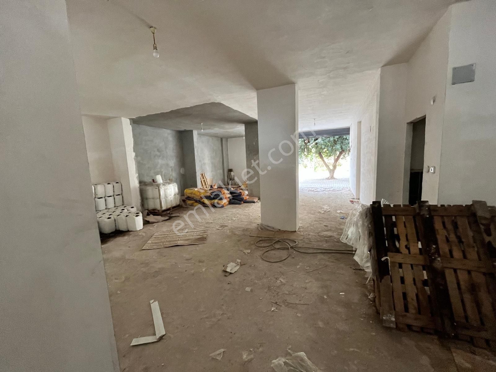 Erdemli Koyuncu Mah. 200m2 Satılık Dükkan