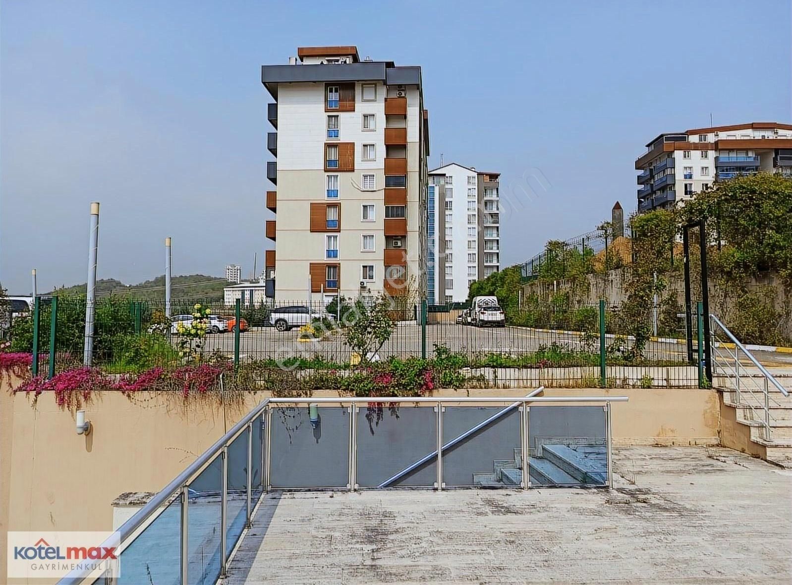 İzmit Çayırköyde Göl Manzaralı Havuzlu 1+1 Satılık Kupon Daire