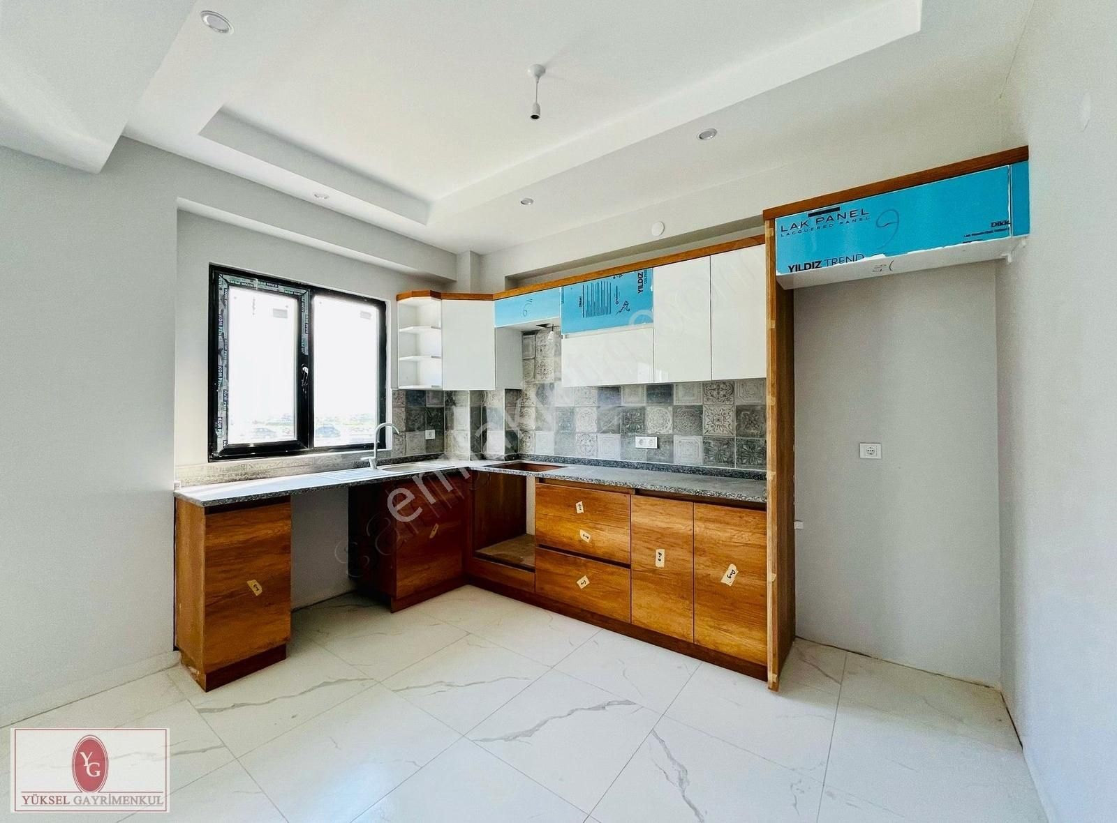 Yükselden Altınkumda Geniş Salonuyla Şahane Satılık 1+1 Daire