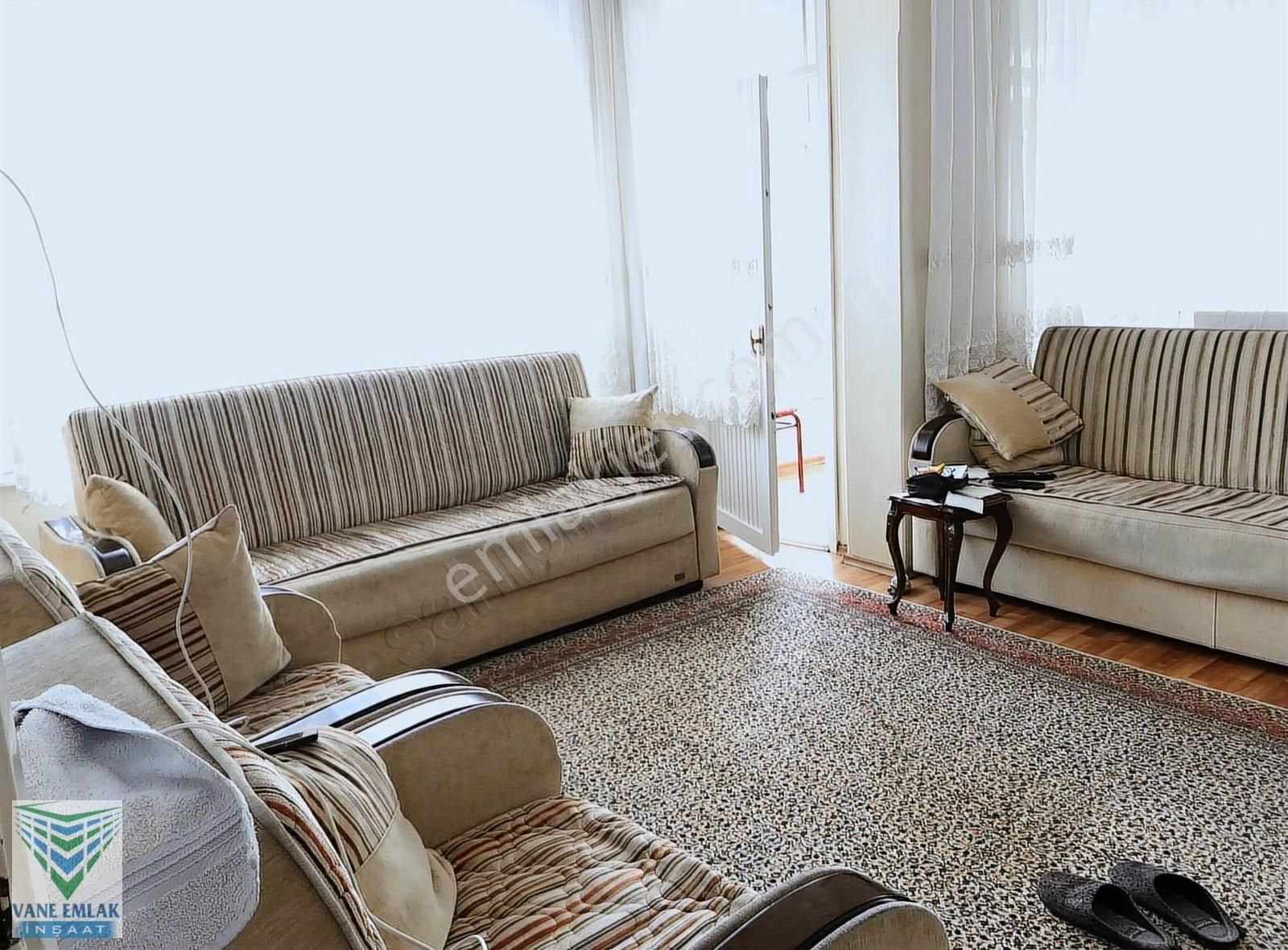 Vaneden Güngörende Kiralık Eşyalı Daire Tranvaya Yakın