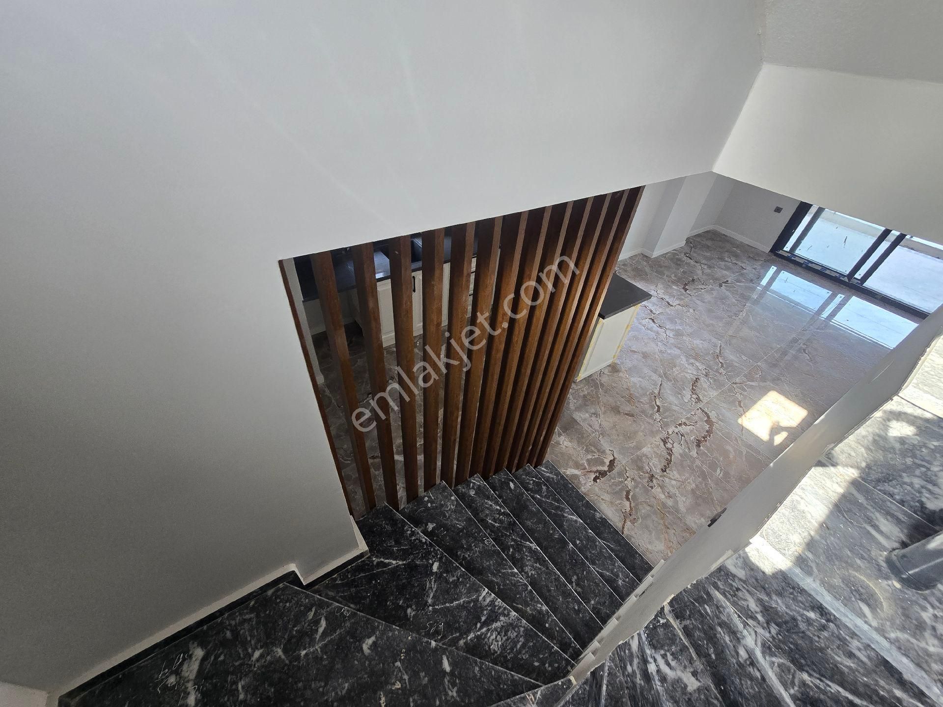 Seferihisar Ürkmez Atatürk Te2+1yazlık Villa Deniz Manzaralı - Görsel 21