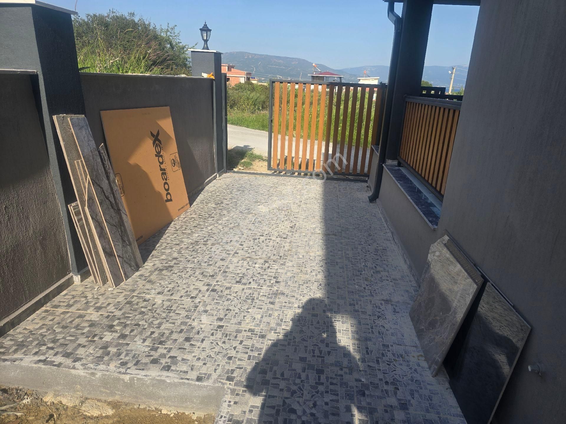 Seferihisar Ürkmez Atatürk Te2+1yazlık Villa Deniz Manzaralı - Görsel 14