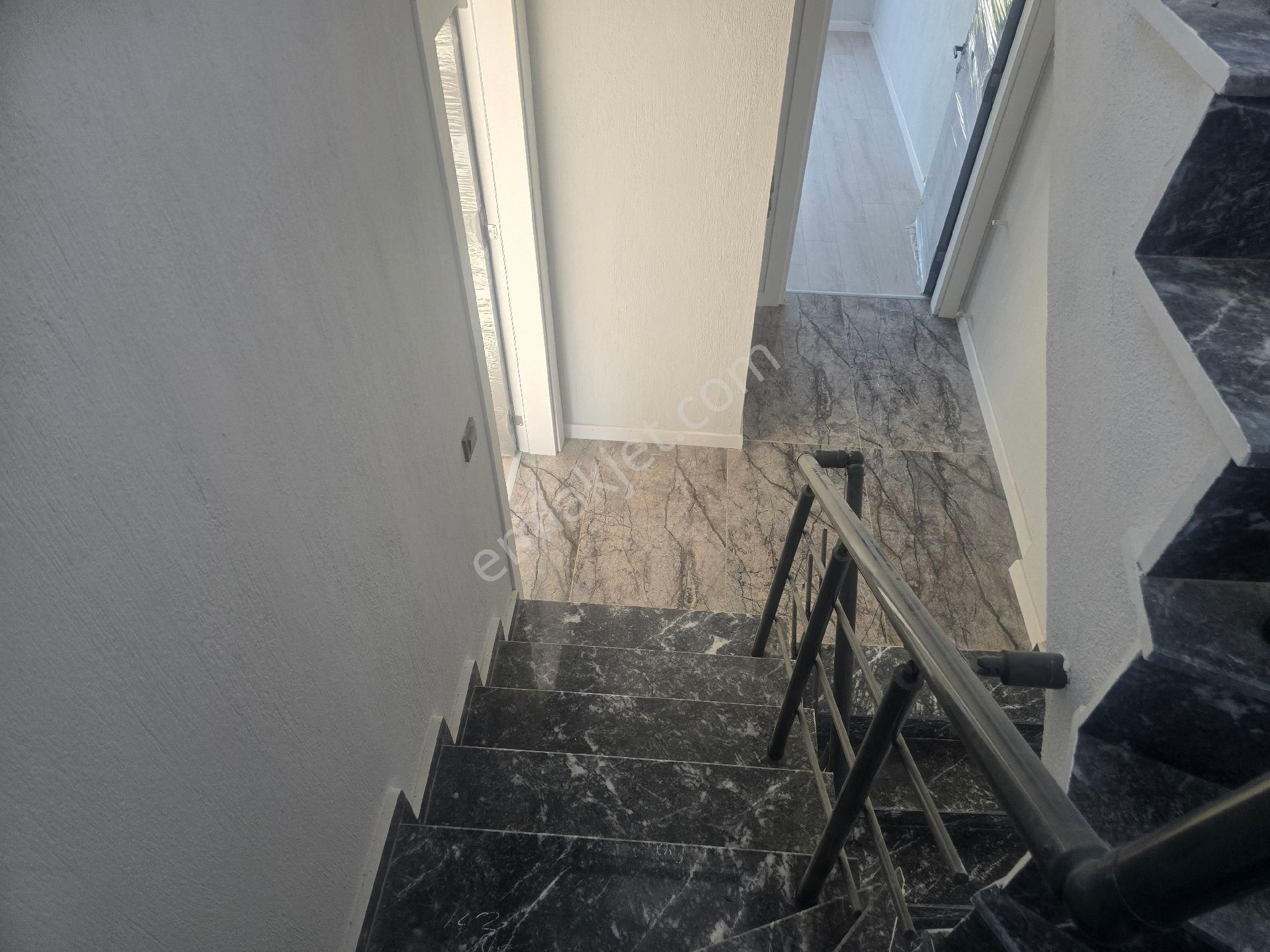 Seferihisar Ürkmez Atatürk Te2+1yazlık Villa Deniz Manzaralı - Görsel 26