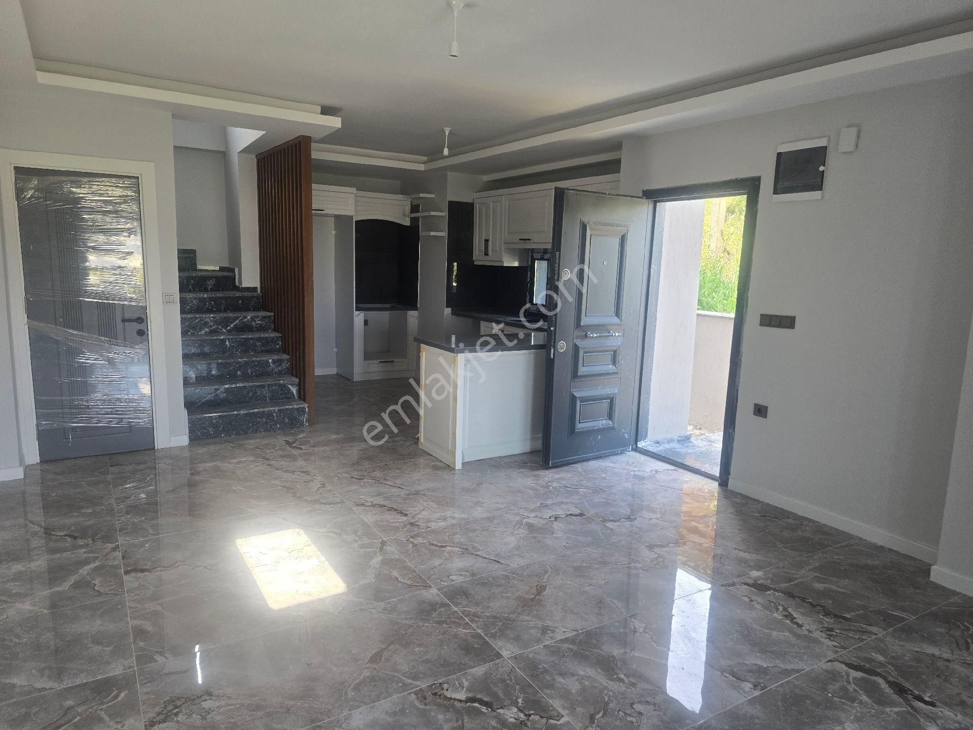 Seferihisar Ürkmez Atatürk Te2+1yazlık Villa Deniz Manzaralı - Görsel 16