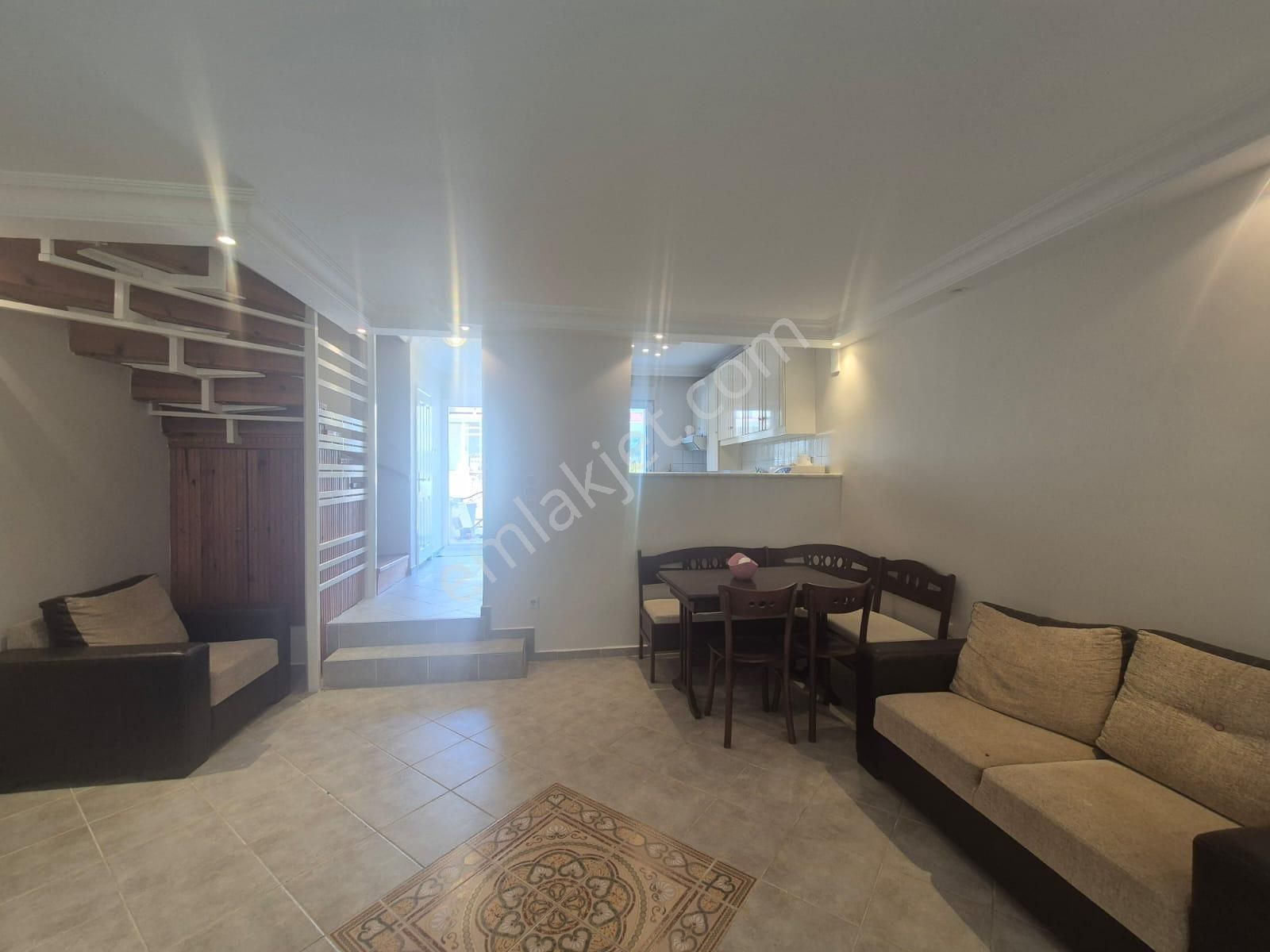 Silivri Marmara Uyumkent Sitesinde A Tipi Eşyalı Tripleks Villa - Görsel 4