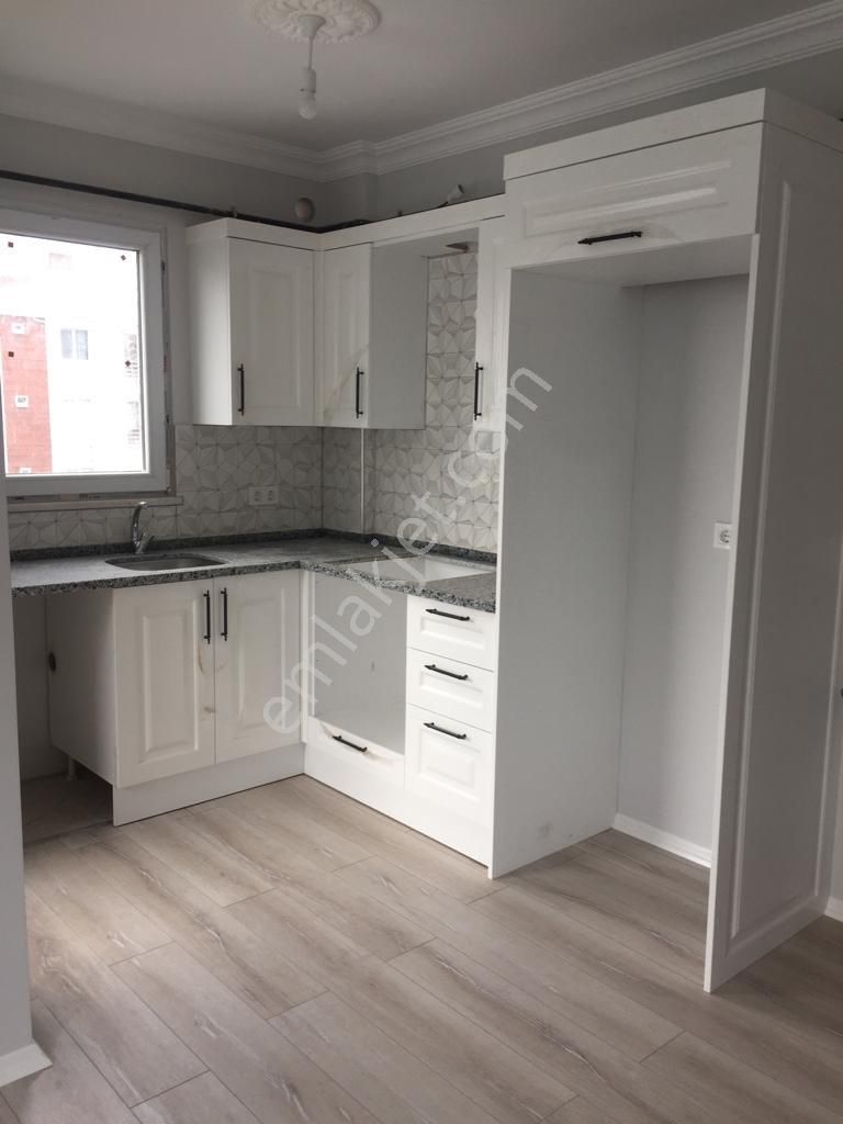 Cumhuriyet Mahallesinde 1+1 Satılık Daire