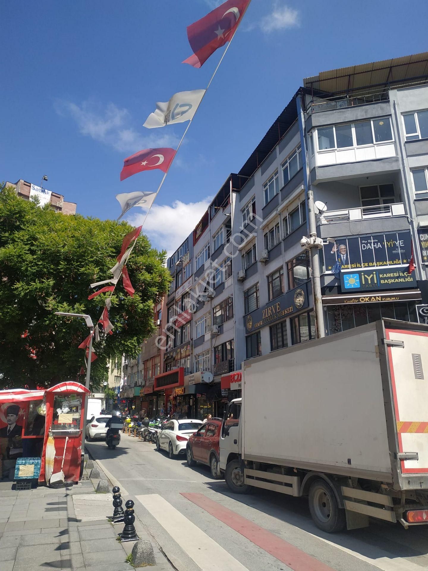 Çarşı Merkezde Kelepir 3+1 Satılık Daire