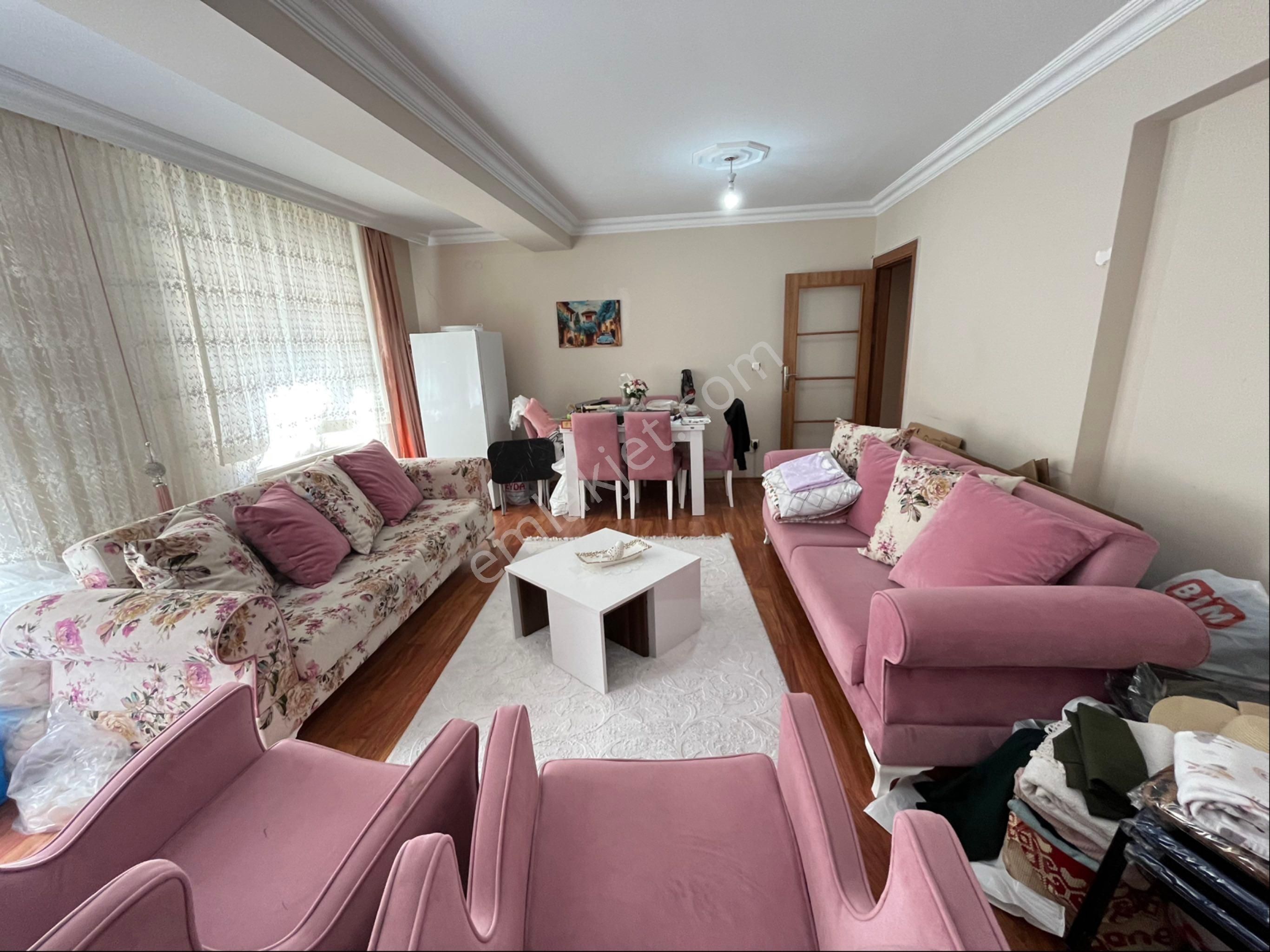 Bahçelievler Kocasinanda Kiralık Daire 3+1 150m2 1 Kat Asansörlü