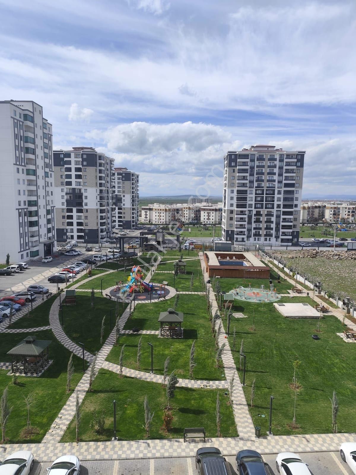 Stadyum Yanı Liva Yapıda Çok Acil Satılık 3.5+1 Daire