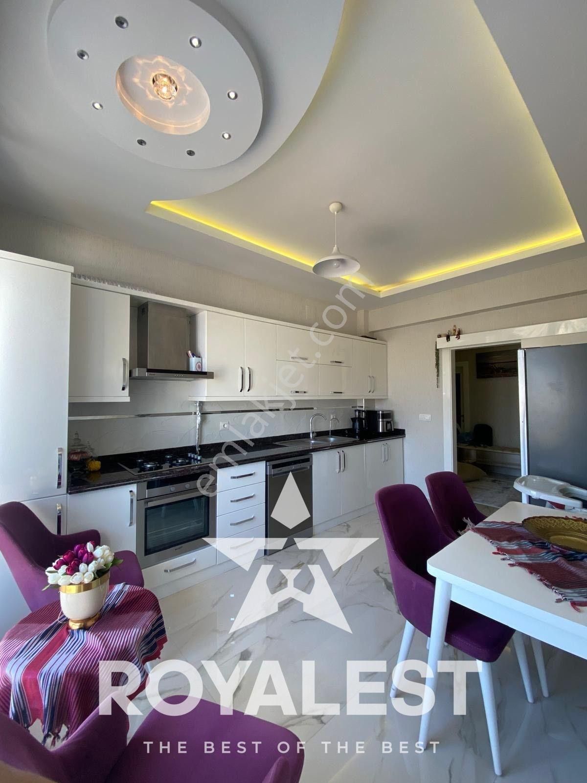 Royalest Ten Fıstıklı Merkezinde Bakımlı Göbek Daire