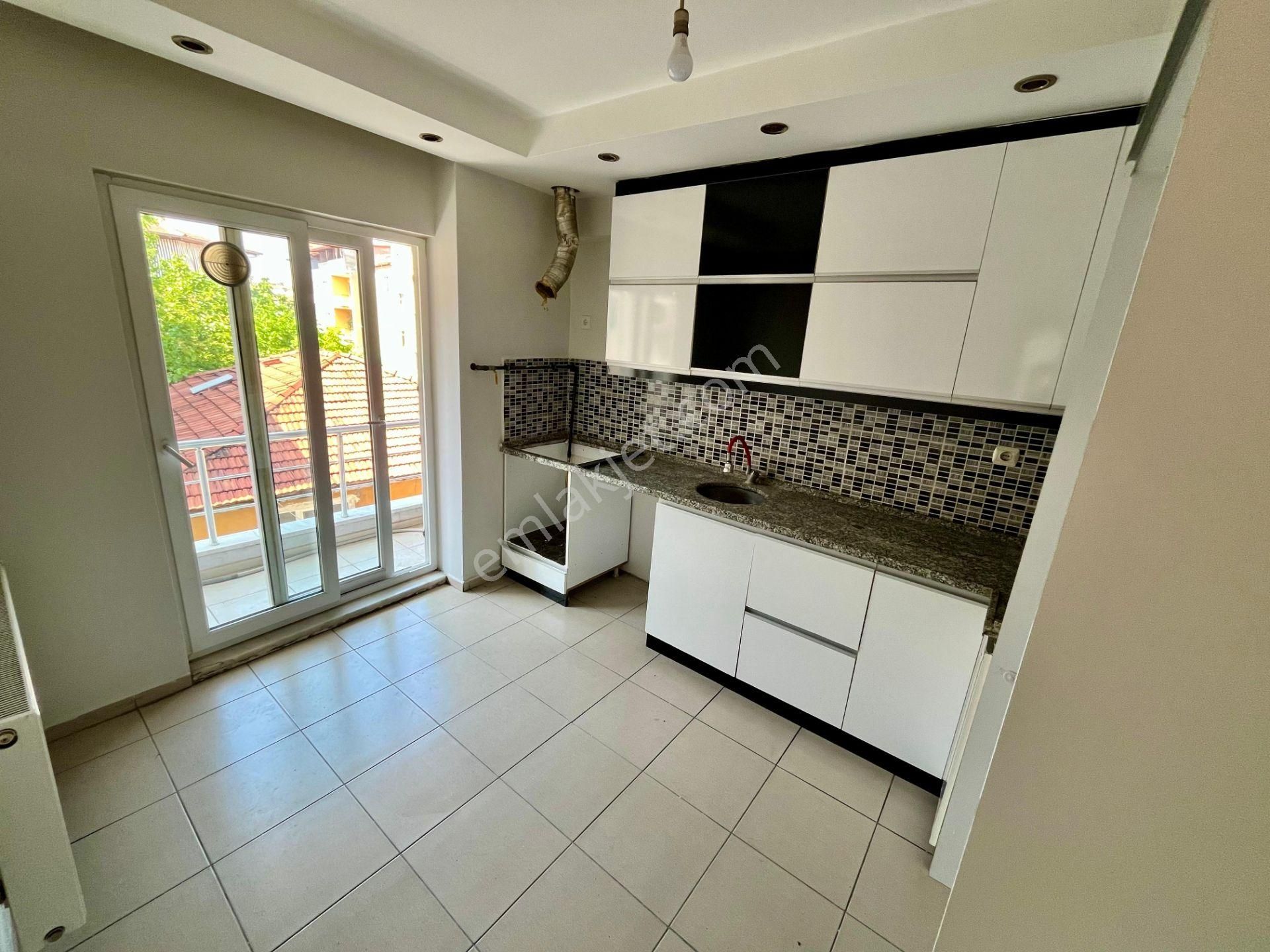 Araç Takasına Açık Akkonak'ta Satılık 2+1 12 Yaşında Dubleks Daire