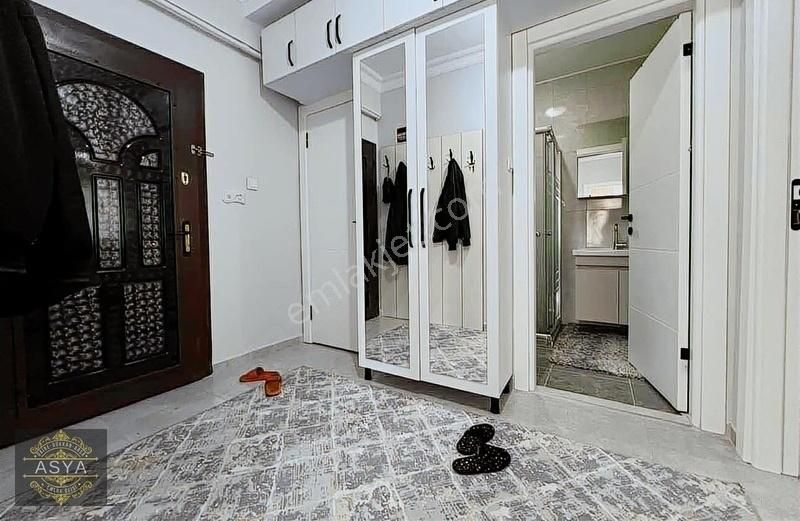 Gazeller Ana Cadde Üzeri Full Yapılı Kat Konumunda Balkonlu