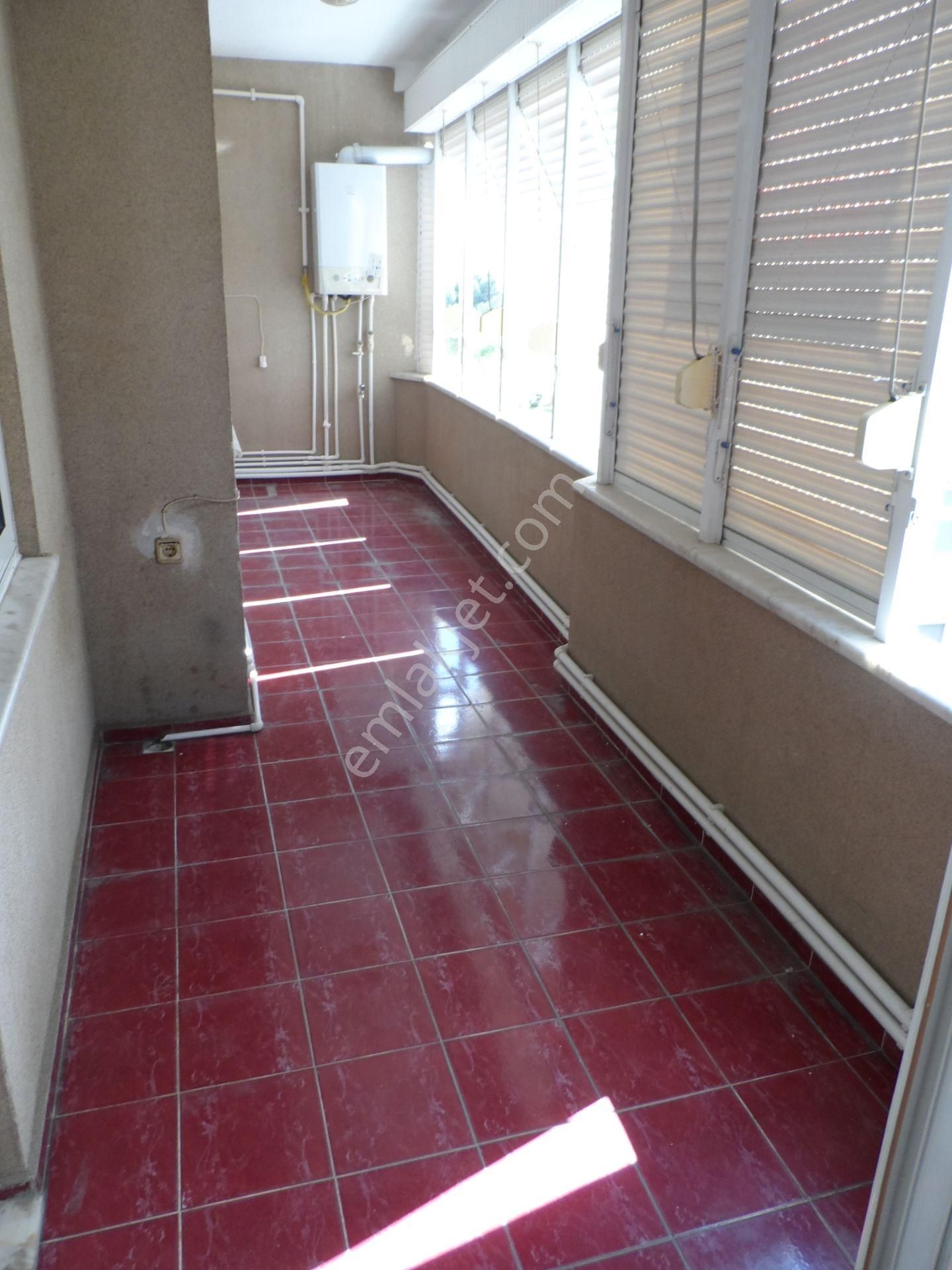 Nazilli Ege Emlak Ofisinden Cumhuriyet Mah. Doğalgaz Kombili Satılık Daire - Görsel 18