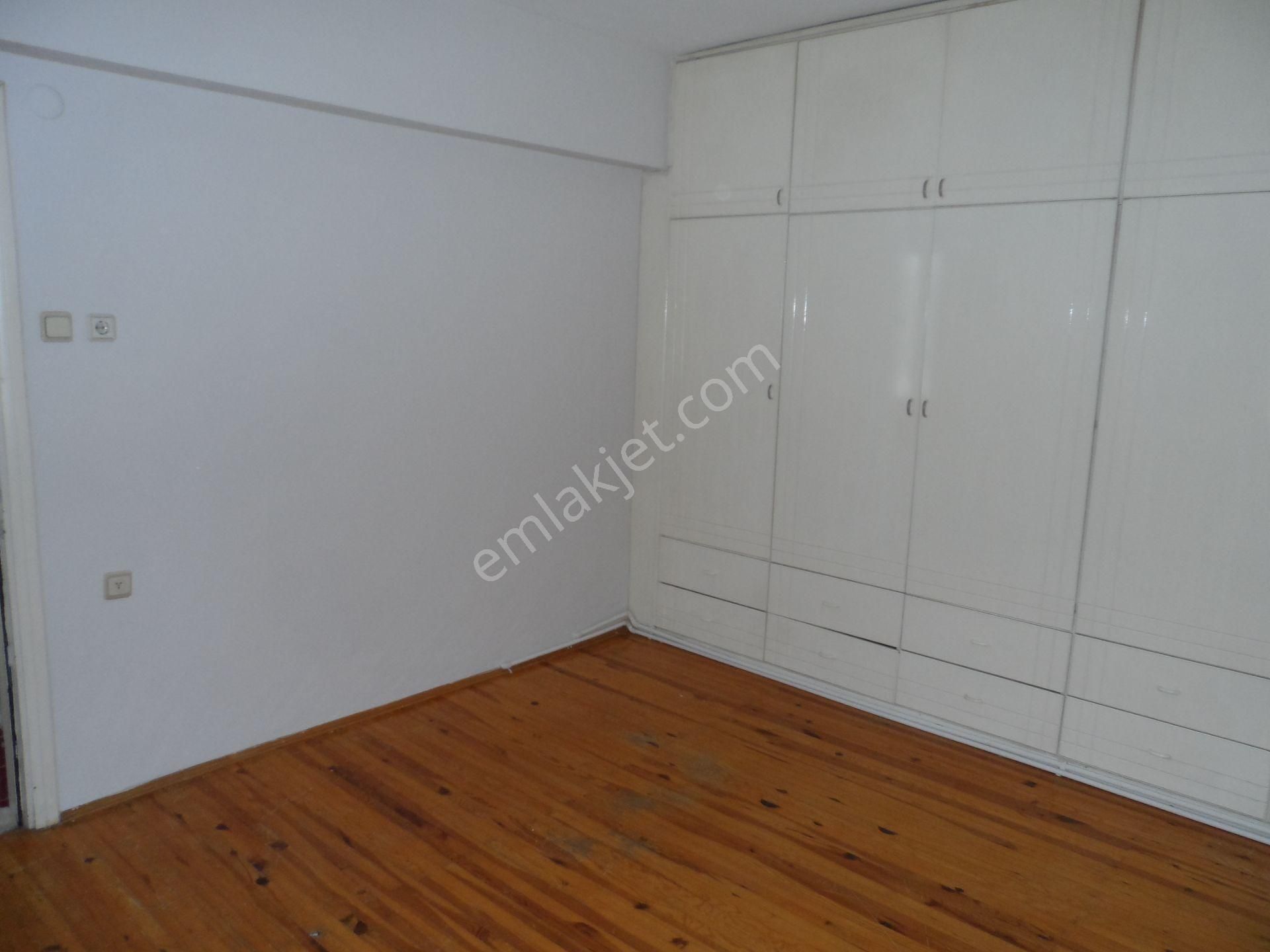 Nazilli Ege Emlak Ofisinden Cumhuriyet Mah. Doğalgaz Kombili Satılık Daire - Görsel 11