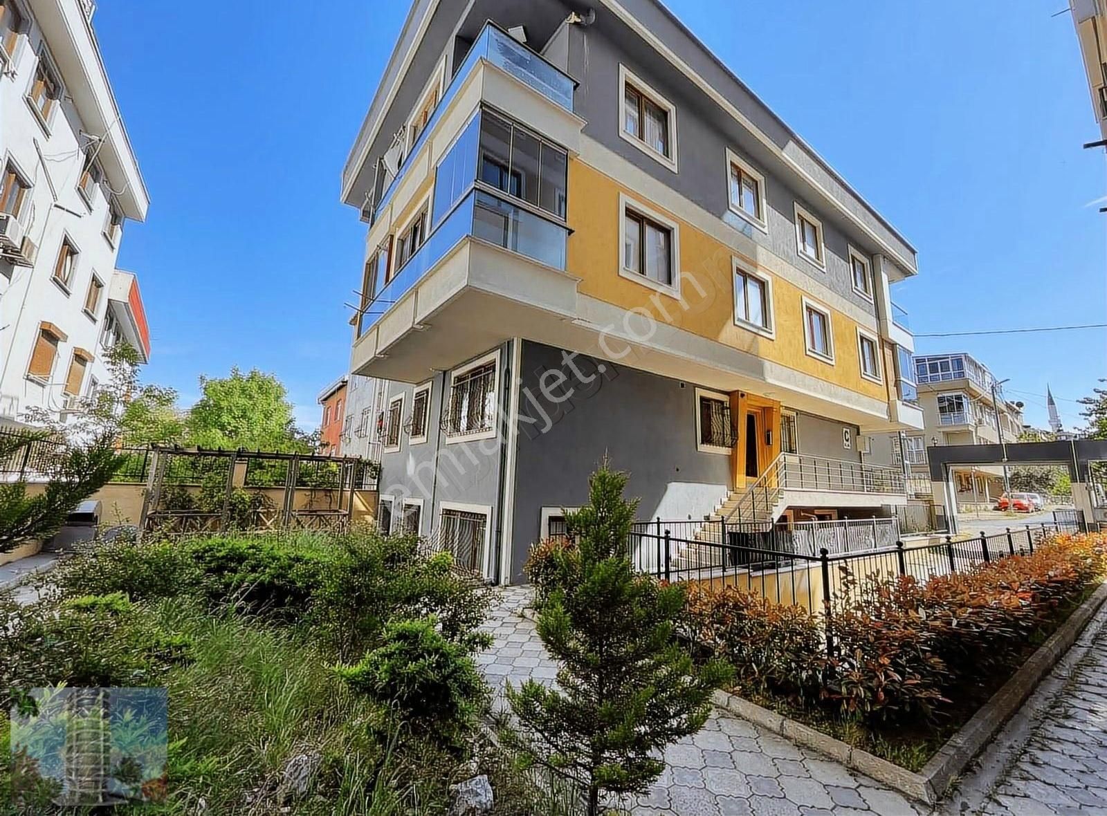 Ataşehir Bilgin Sitesinde Satılık 3+1 Lüx Daire