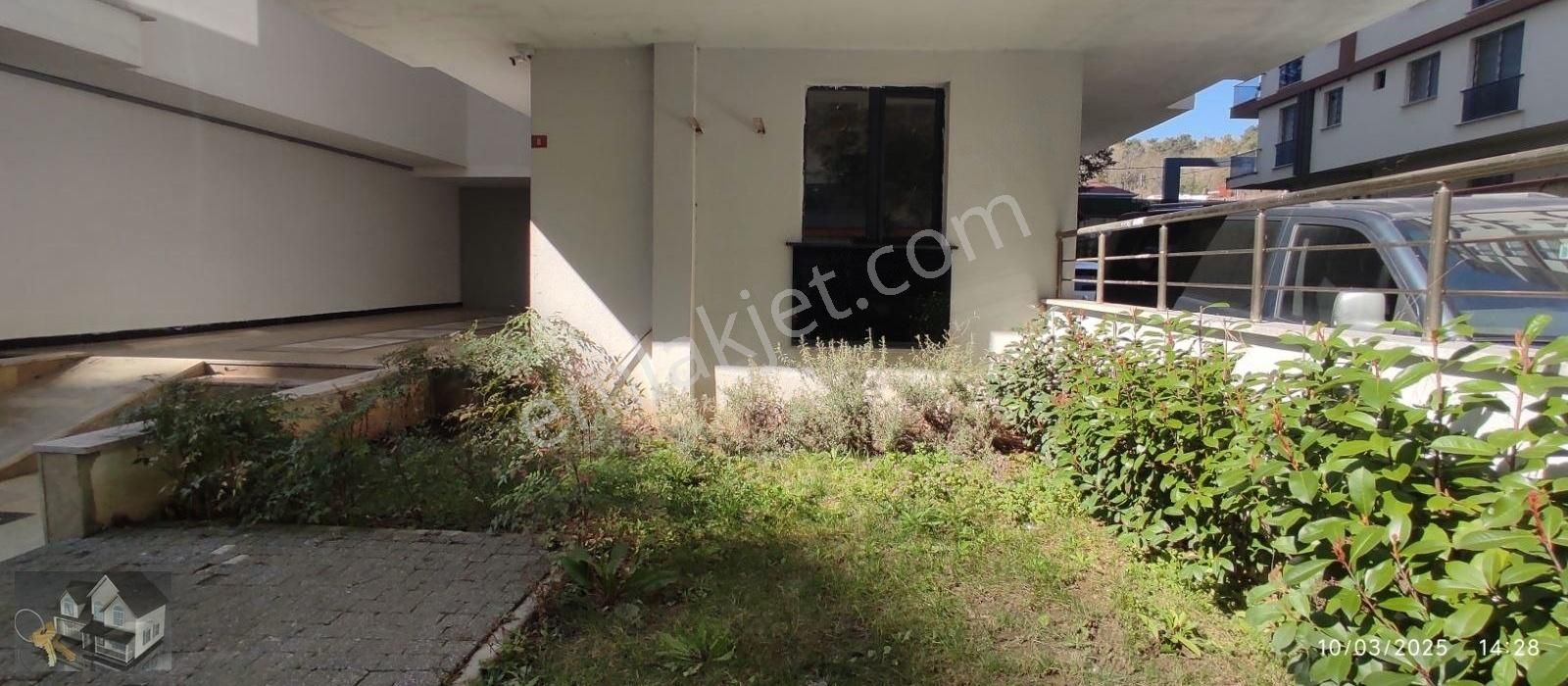 Çekmeköy Taşdelen'de 2+1 Kapalı Otoparklı Kiralık Daire