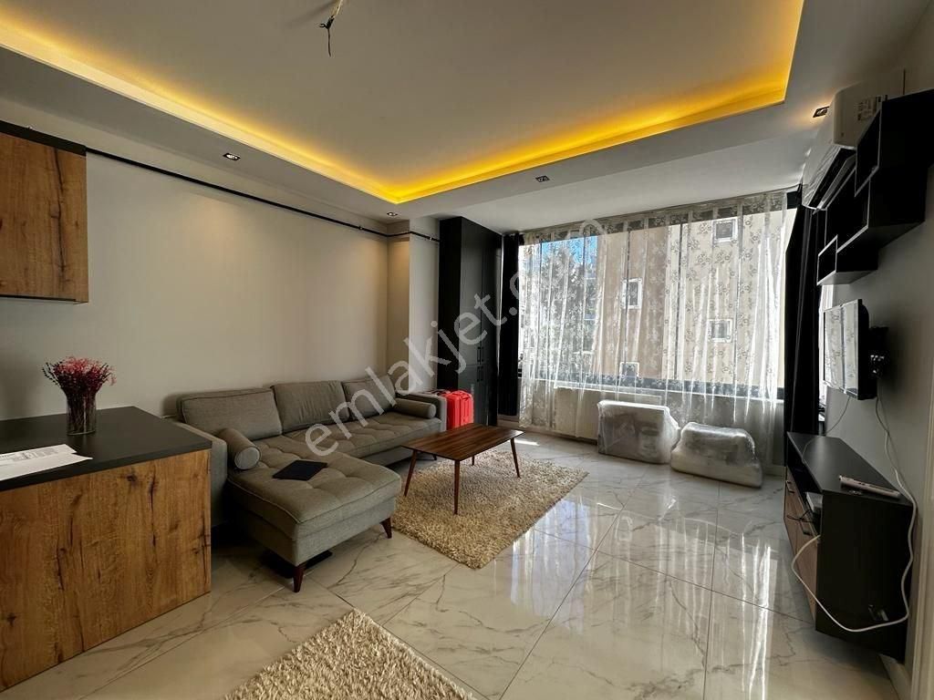 Han Emlak'tan Menderes Mah'de Lüx Eşyalı 1+1 Kiralık