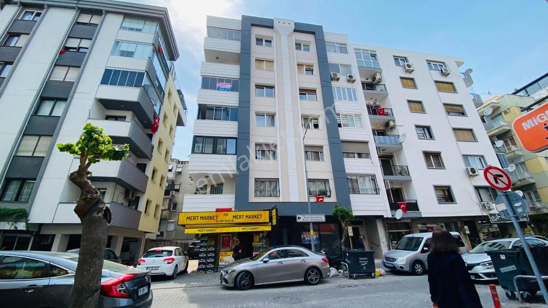 Alsancak’ta Tadilatlı Asansörlü Otoparklı Satılık 3+1 Köşe Daire