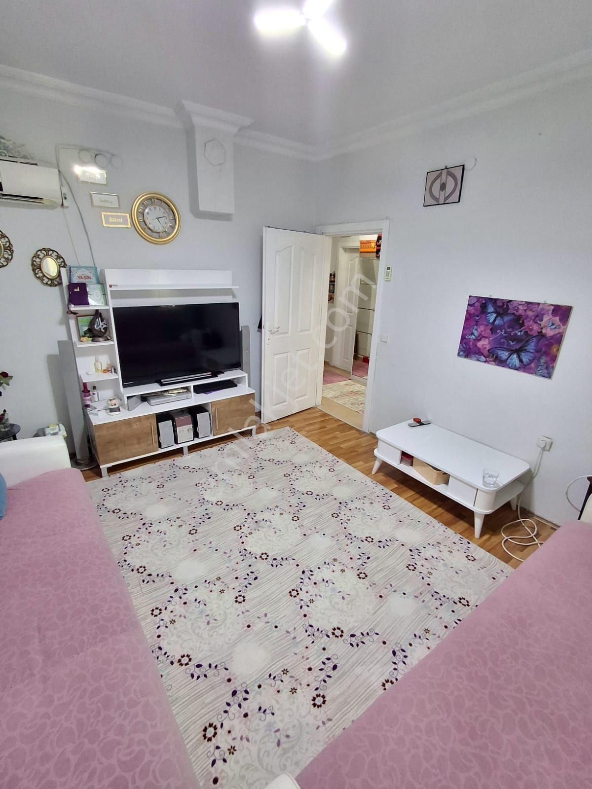 Gündogdu Mahallede Herseyı Ayrı Acıl Satılık