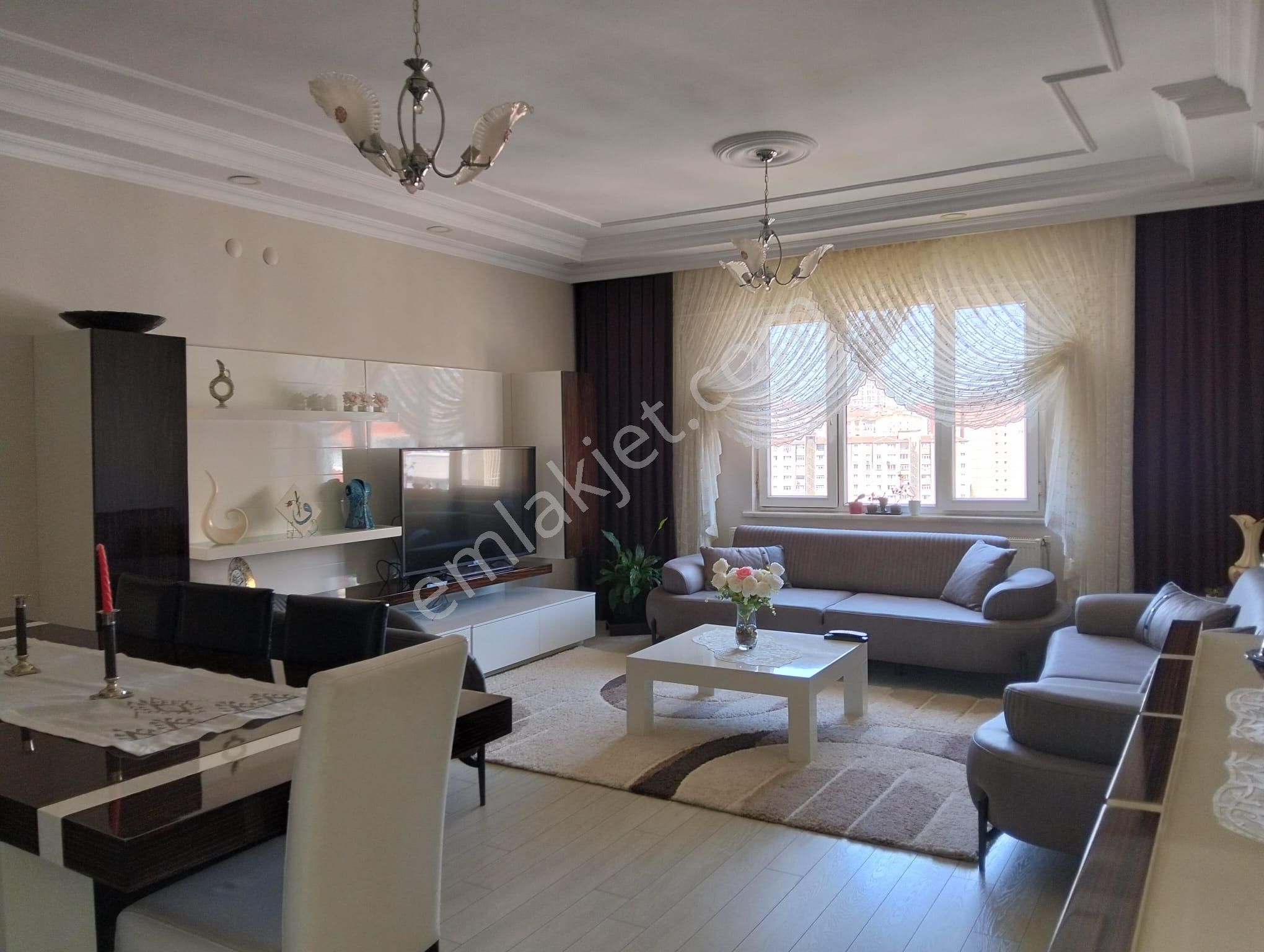 Beylikdüzü Büyükşehir Güzelkent Sitesi Satılık 3+1 Daire