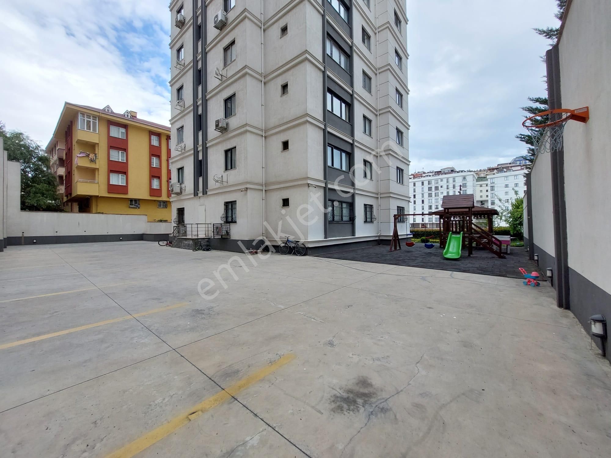 Ataşehir İnönüde İskanlı Hemen Oturabileceğiniz Daire 135m2 3+1