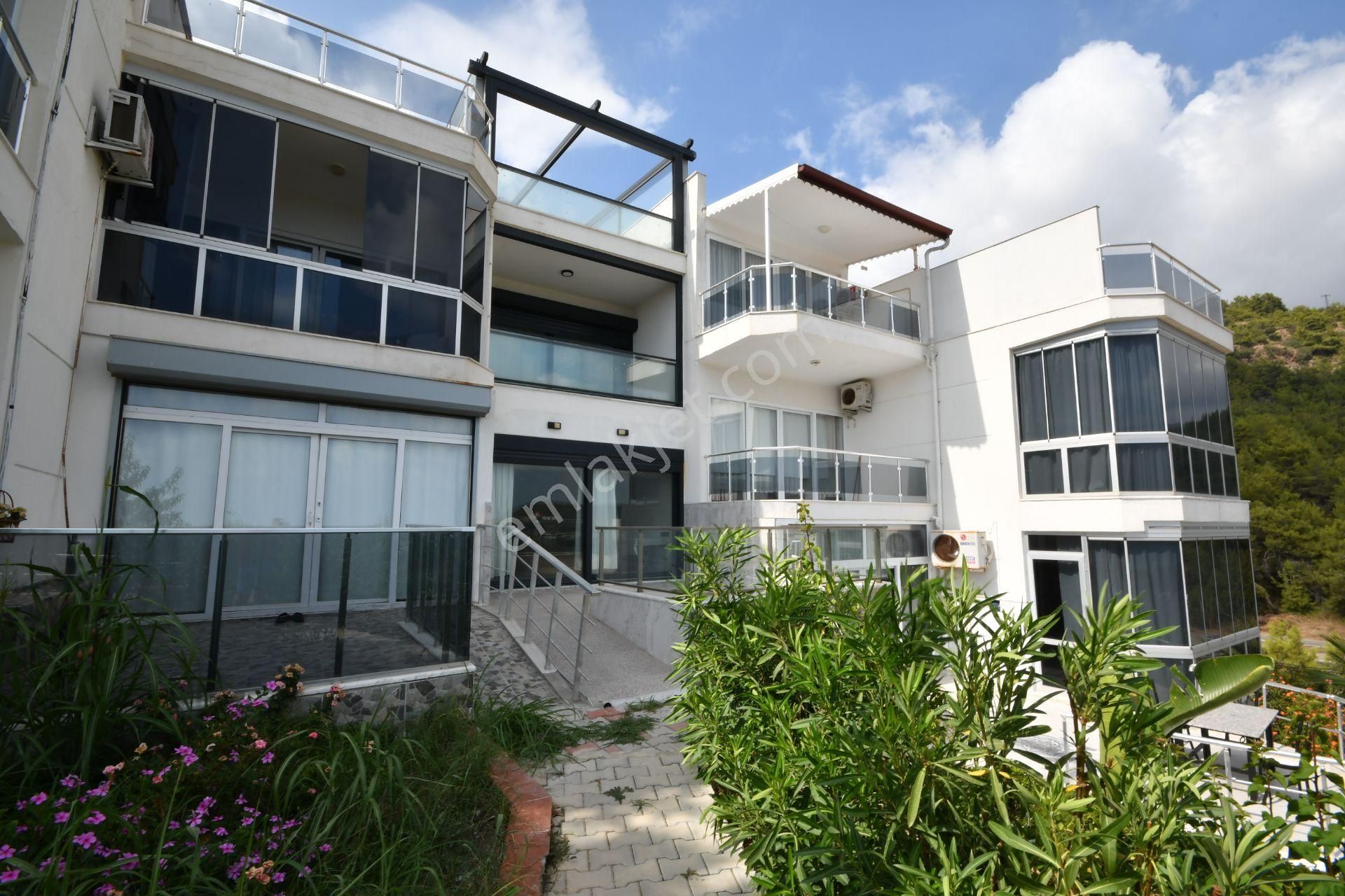 Alanya Konaklı Mahallesinde Satılık Deniz Manzaralı 3+1 Villa