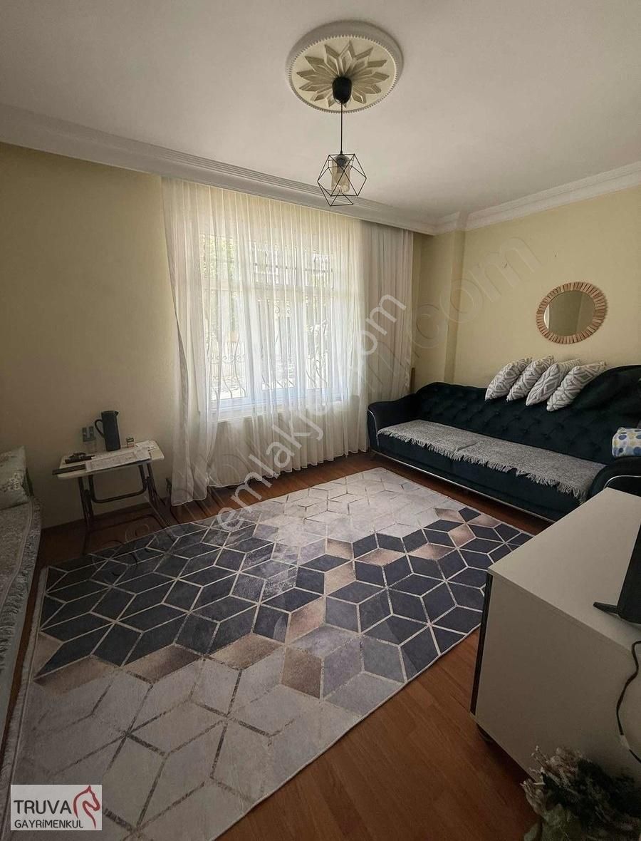 Sülüntepe Mah Aile Binasında Merkezi Konumda 90 M2 3+1