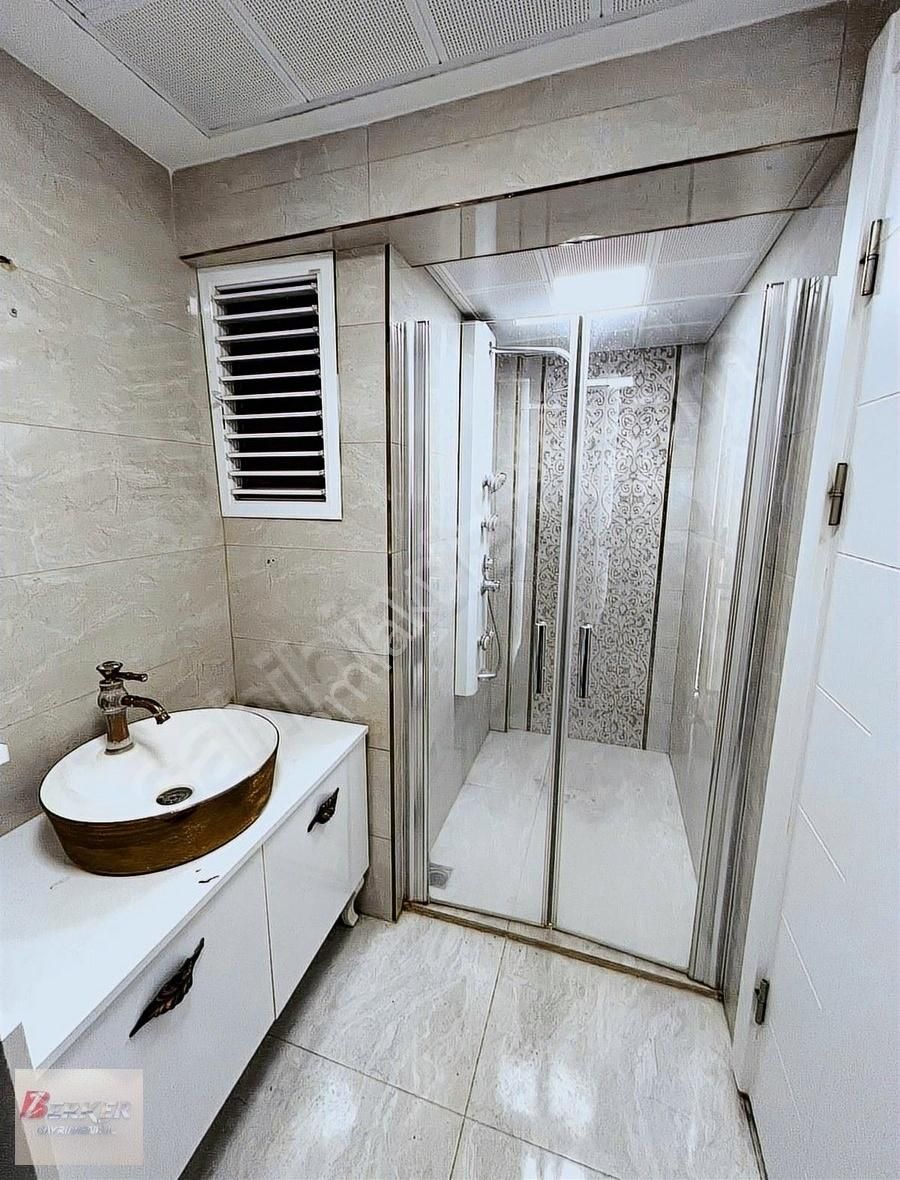 Topçuasım Mh. Kırmızı Köprü Civarı 3+1 Asansörlü Arakat