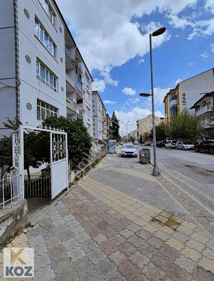 Koz Emlak'dan Paşaköşkü Mah.öğretmenler Sitesinde 2+1 Daire