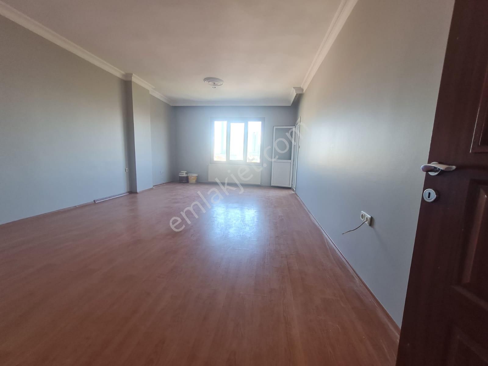Oryaştan Ümraniye Finanskent Te 110m2 2+1 Üstkat Daire
