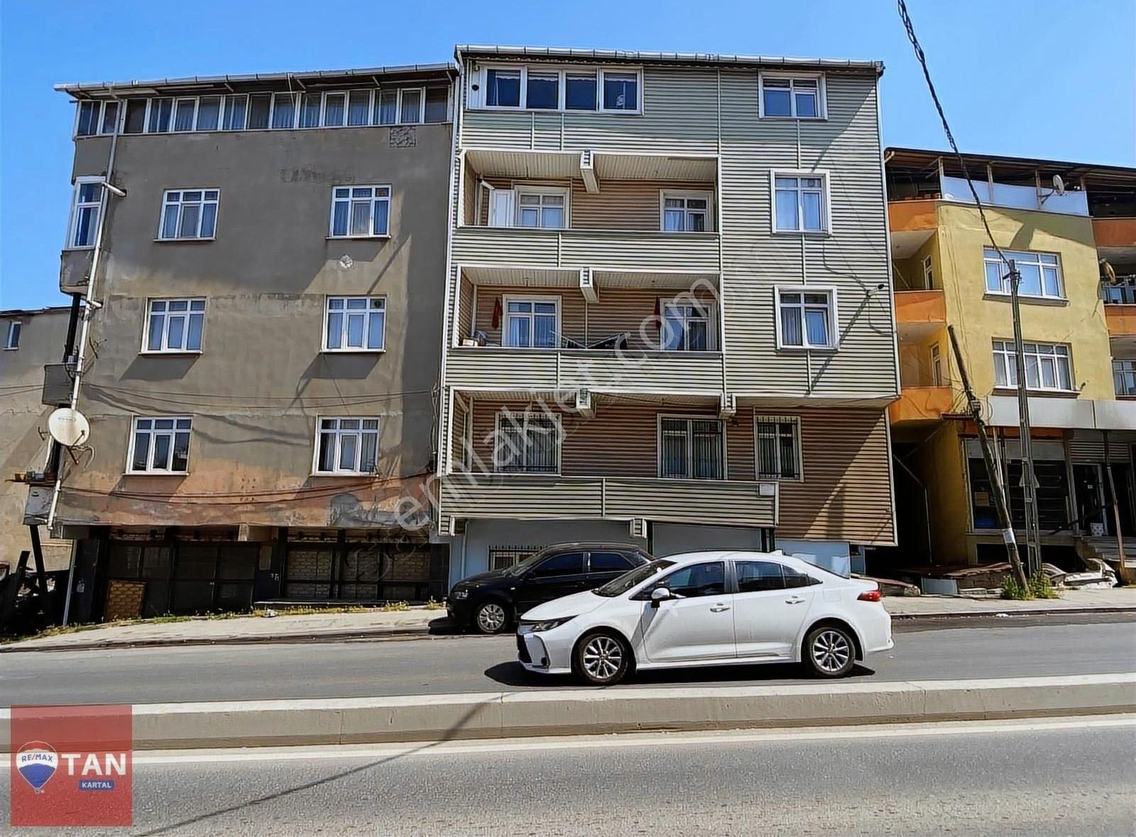 Sultanbeyli Petrol Yolu Caddesi Üzerinde 3+1 Satılık Daire
