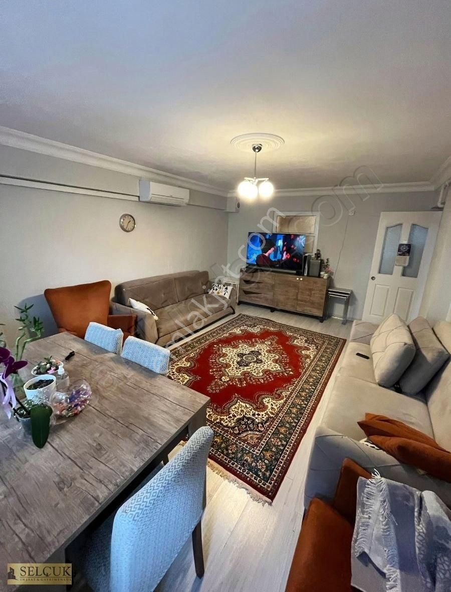 Selçuk'tan Yarhasanlar Mah Ulupark Karşısı 3+1 Genis Satılık