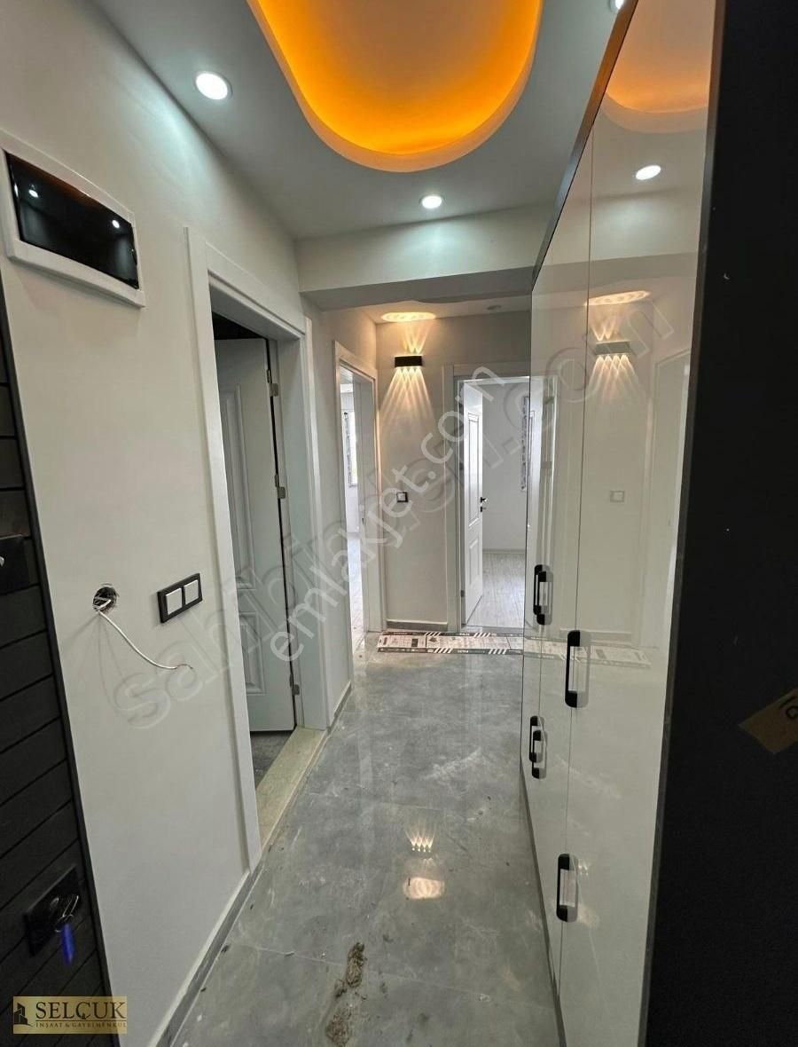 Selçuk'tan Muradiye Mah Arakat 0 2+1 Lüks Satılık Daire