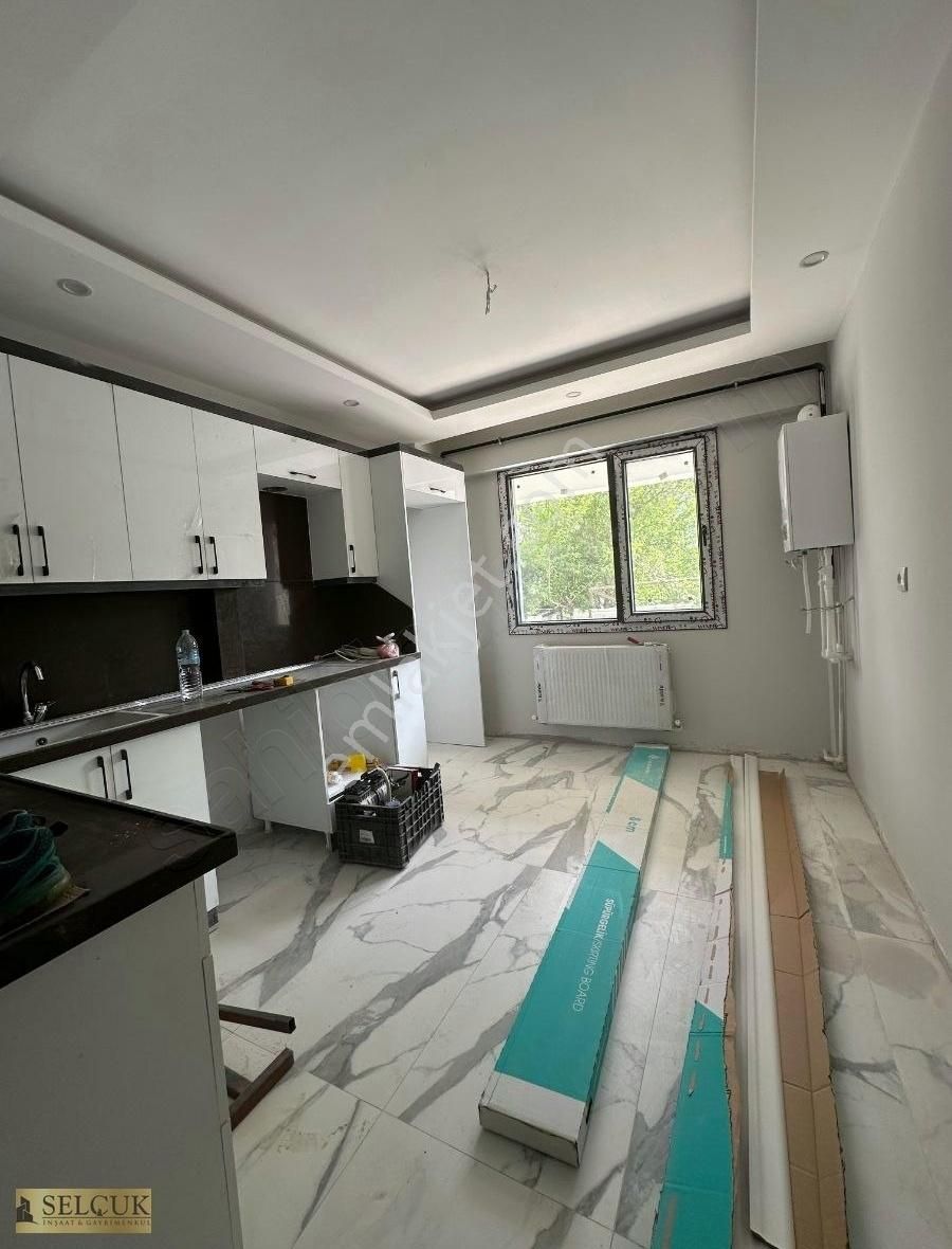 Selçuklar Sitesinde 2+1 Kapalı Mutfak Site İci Lüks Daire