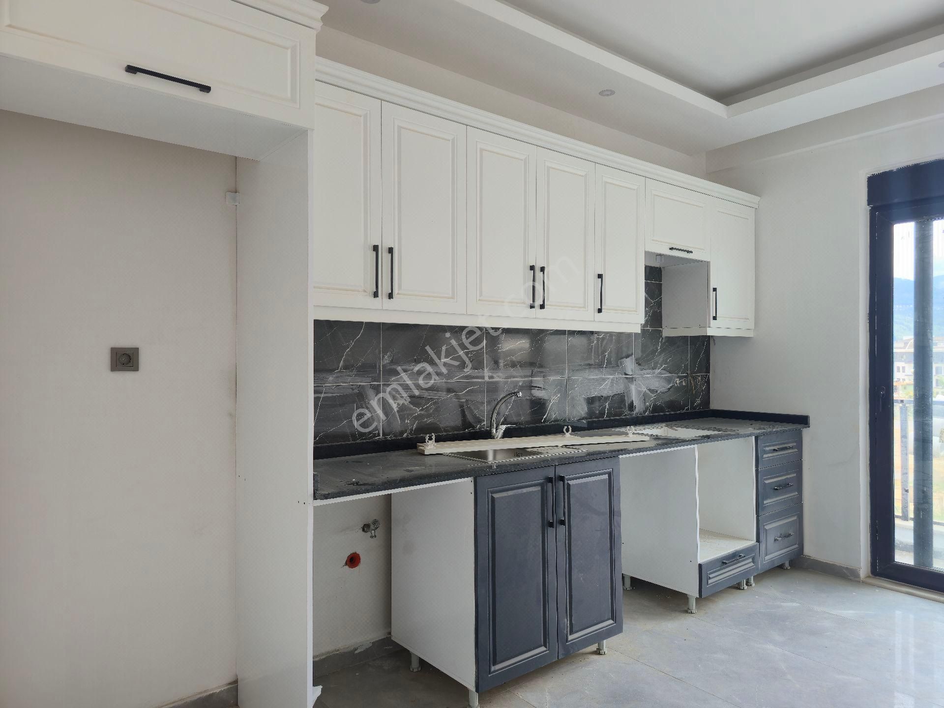 Çarşambada Satılık 2+1 Mutfağı Bağımsız Çift Duş Çift Balkon Daire