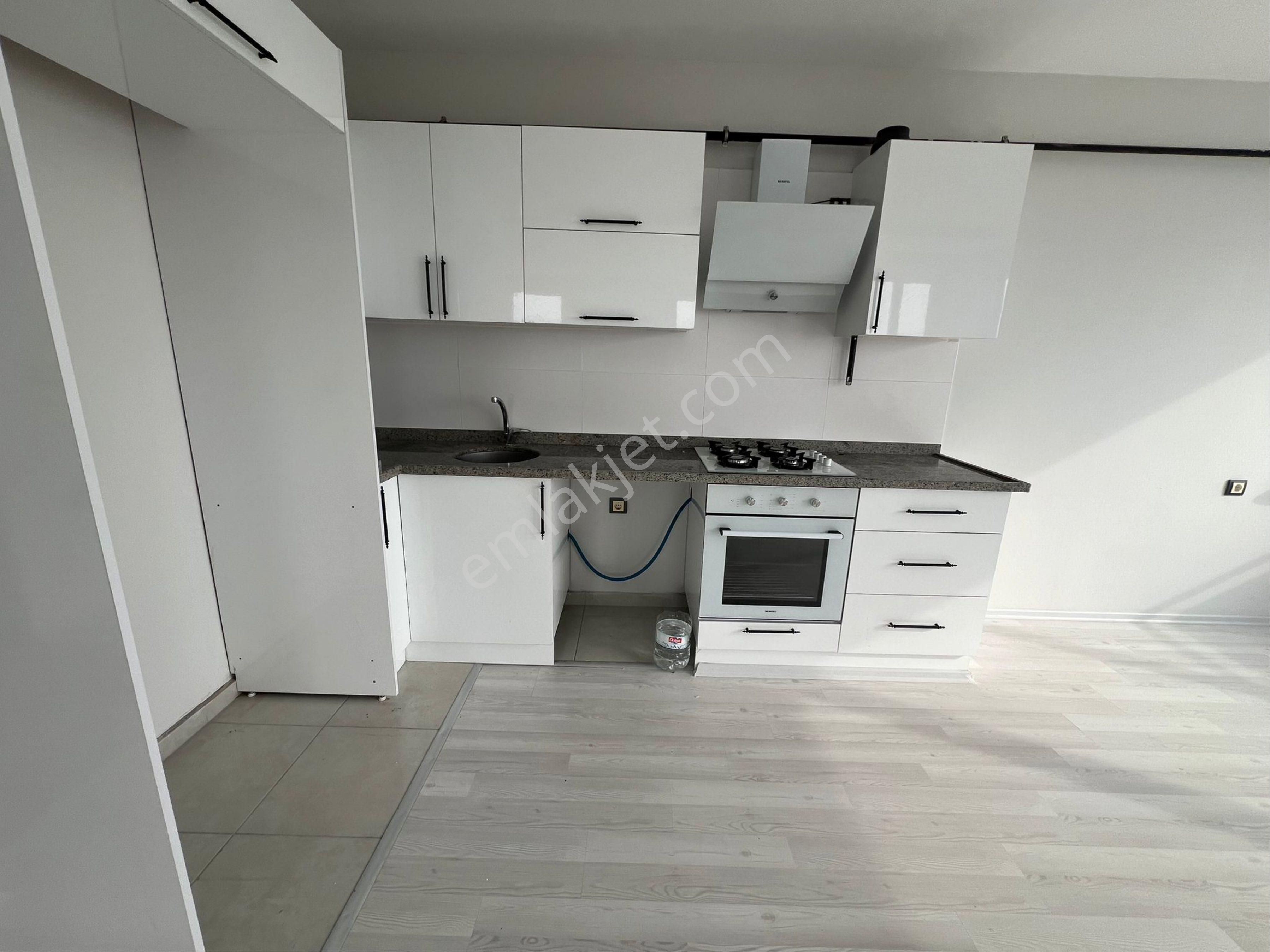 Yenibaraj Mahallesi’nde Sıfır 3+1 Lüks Kiralık Daire – Merkezi Konumda Kaçırılmayacak Fırsat!