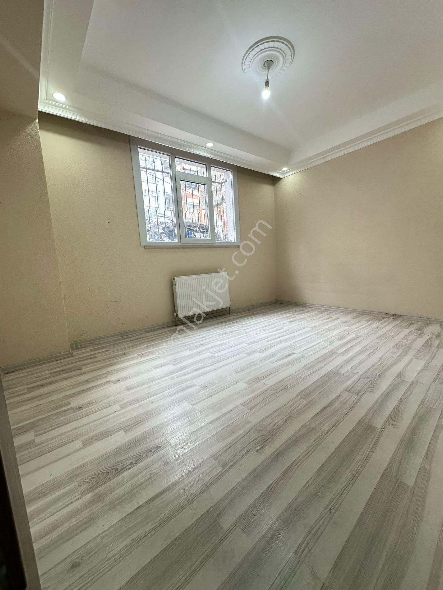 Esenyurt Pınar Mahallesi 1+1 70 M2 Kiralık Daire Bahçe Kat 2 Yıllık Temiz Boş Sıfır Ayarında