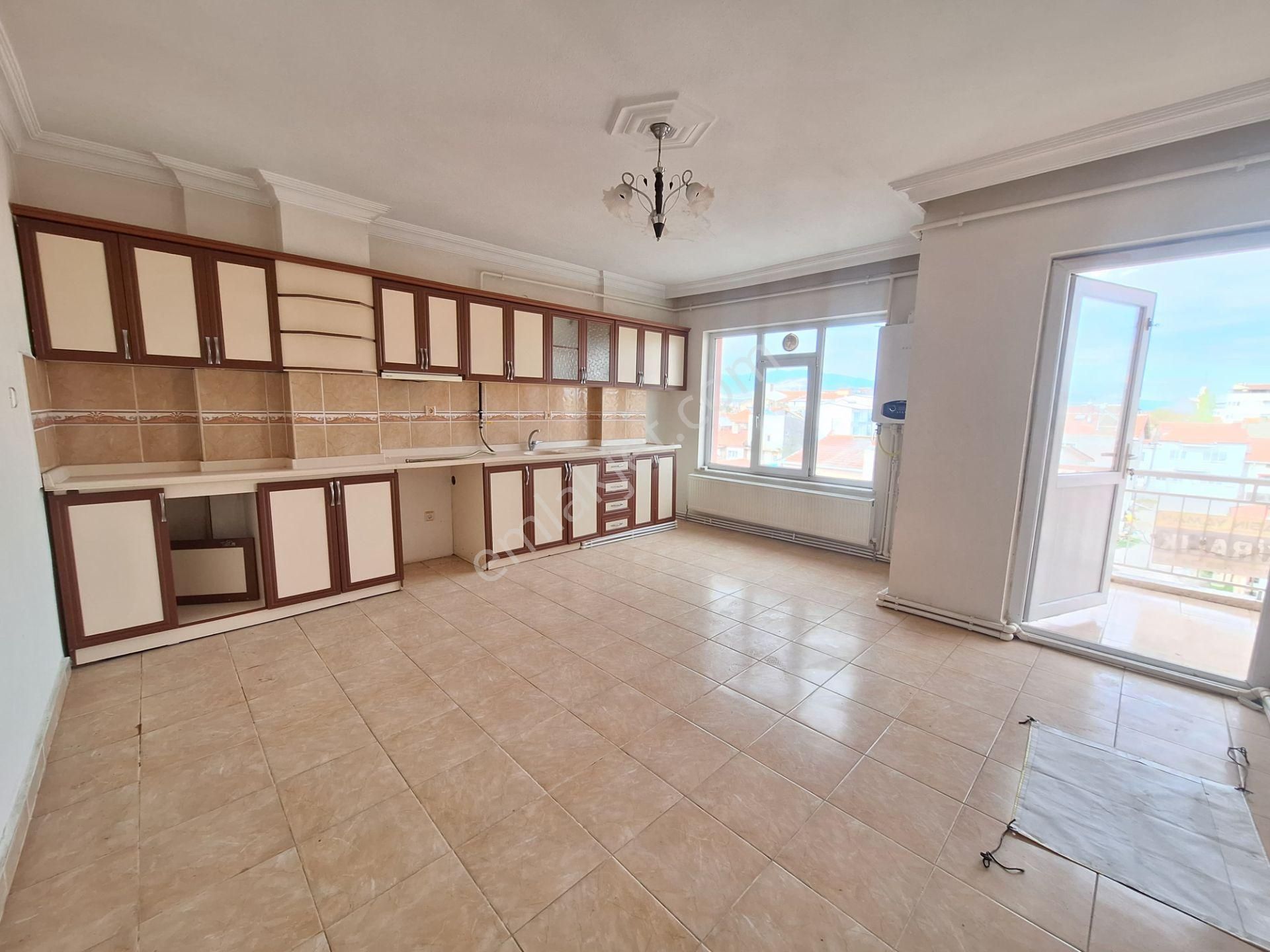 Yaman'dan Yenice Mahallesi'nde Kiralık 3+1 Daire