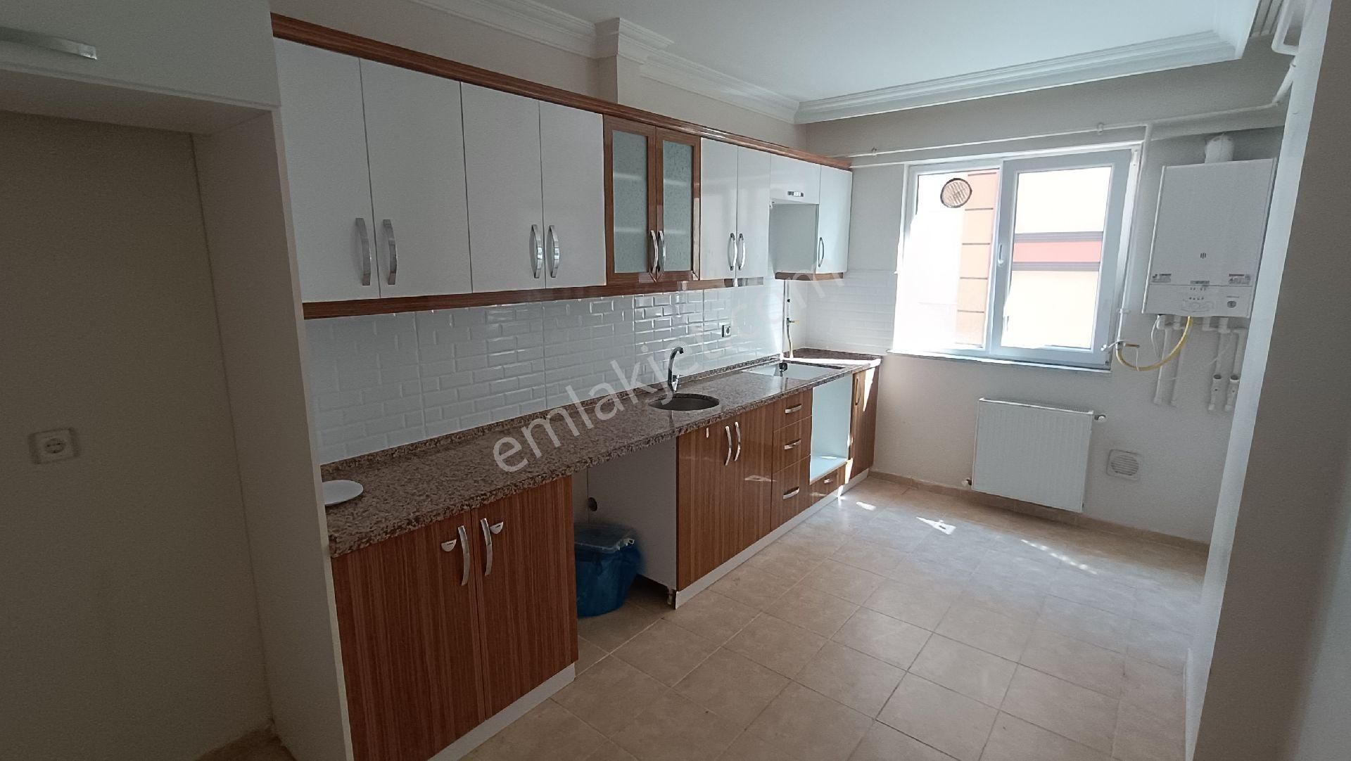 Yıldız Emlak'tan Körfez Hacı Osman'da 3+1 125 M² Satılık Daire