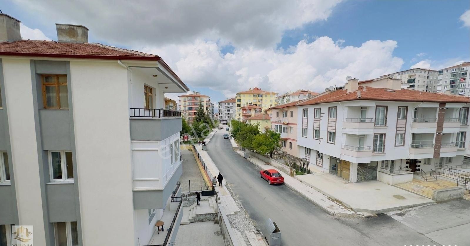 Yuvam Gayrimenkul'den Lozan Evler Civarı Acil Satılık 3+1 Daire