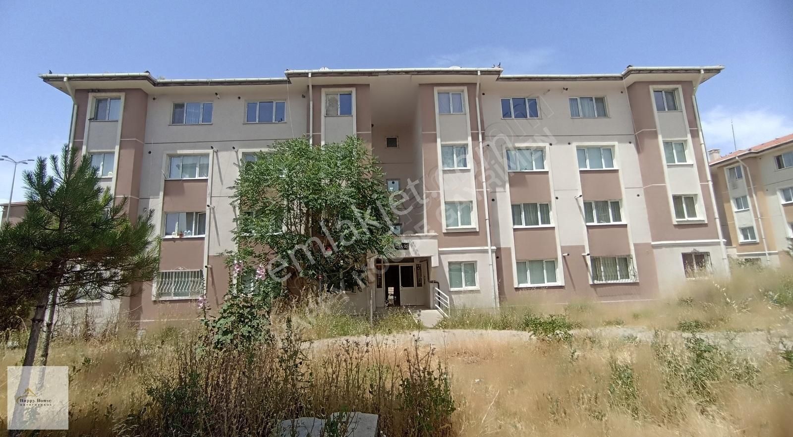 Temeli Toki Hürriyet Mahallesinde Lüks Eşyalı Satılık 1+1 Daire