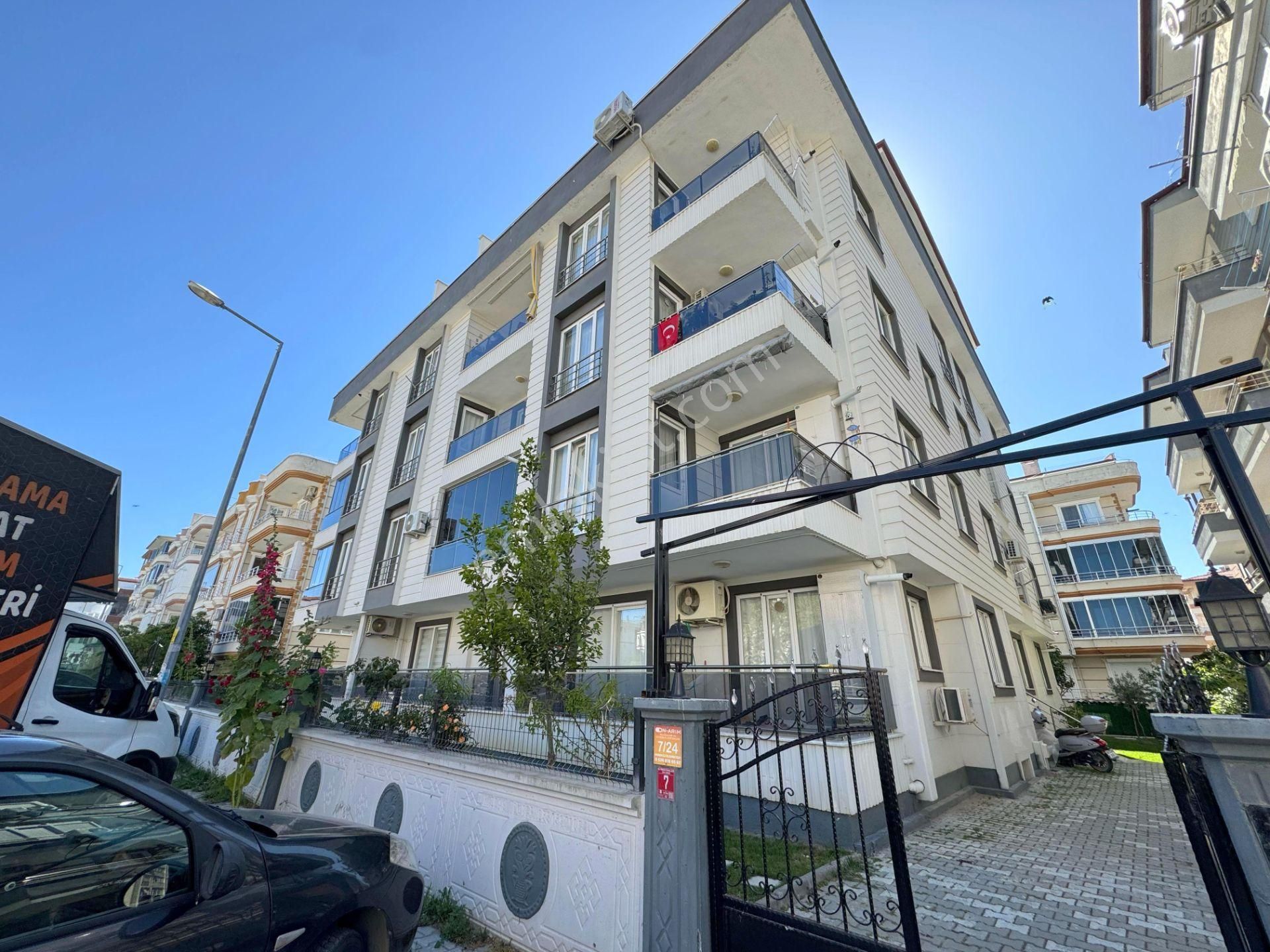 🔴🔴 Güç Gayrimenkul'den Akçay'da Ara Kat Asansörlü Şık Tasarım Kaçmaz Satılık 1+1 Daire
