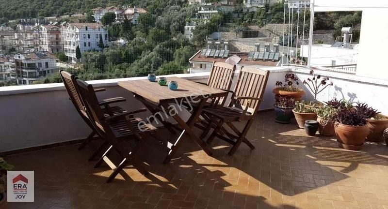 Kaş Çerçiler De Deniz Manzaralı Teraslı 3+1 Satılık Daire