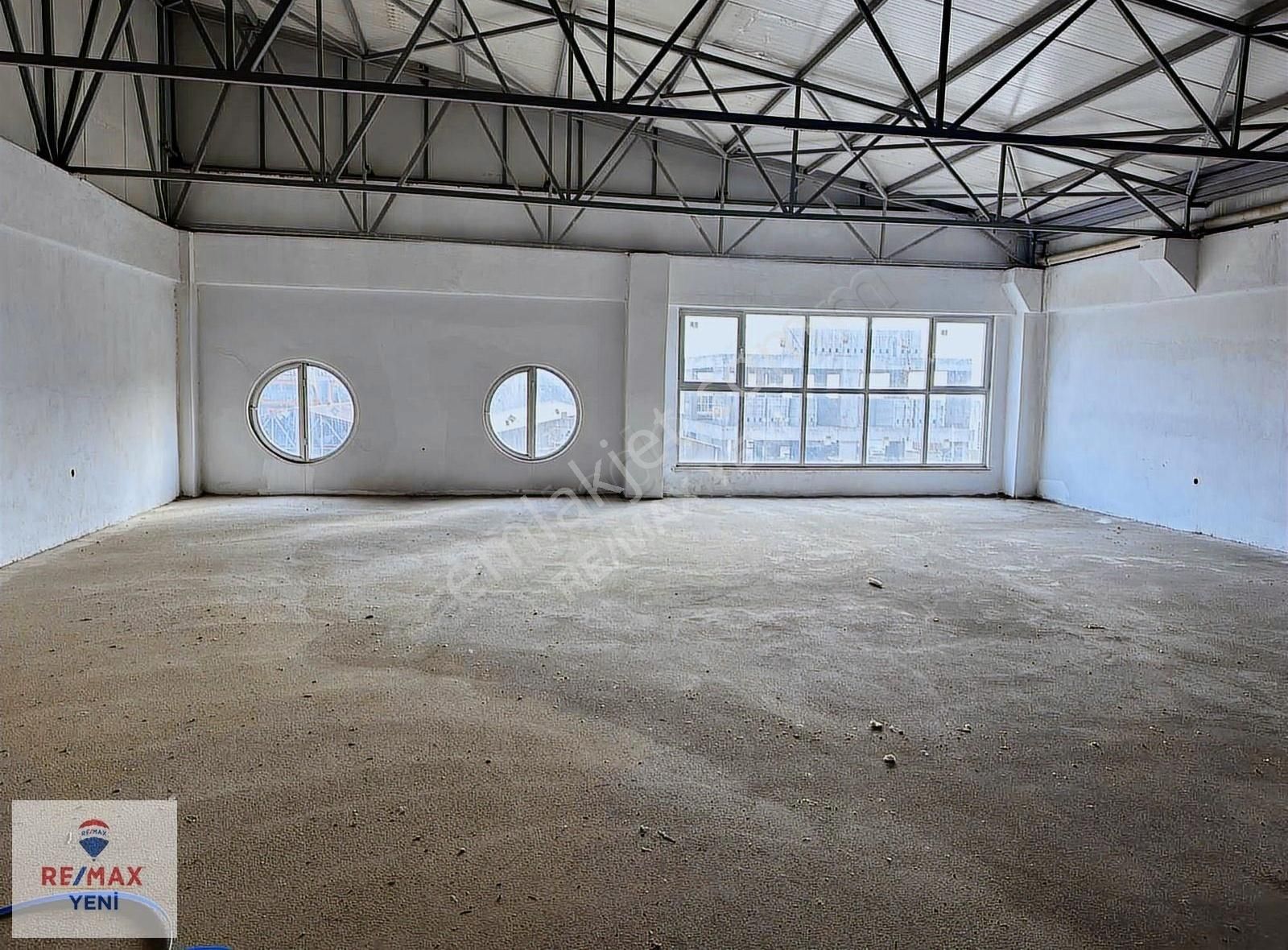 Yeni Sanayi Sitesinde 3 Katlı Kiralık İşyeri