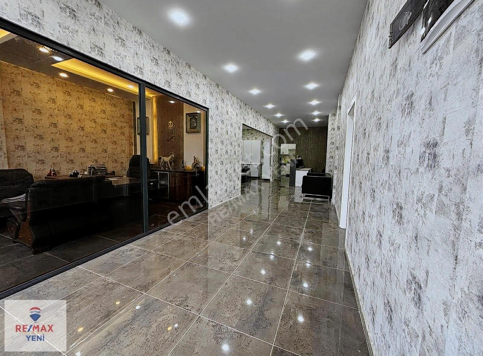 Remax Yeni'den Üniversite Civarı Kiralık Eşyalı Ofis&büro
