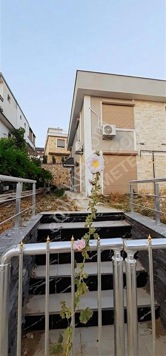 Yenifoça'da Sıfır Satılık Dubleks