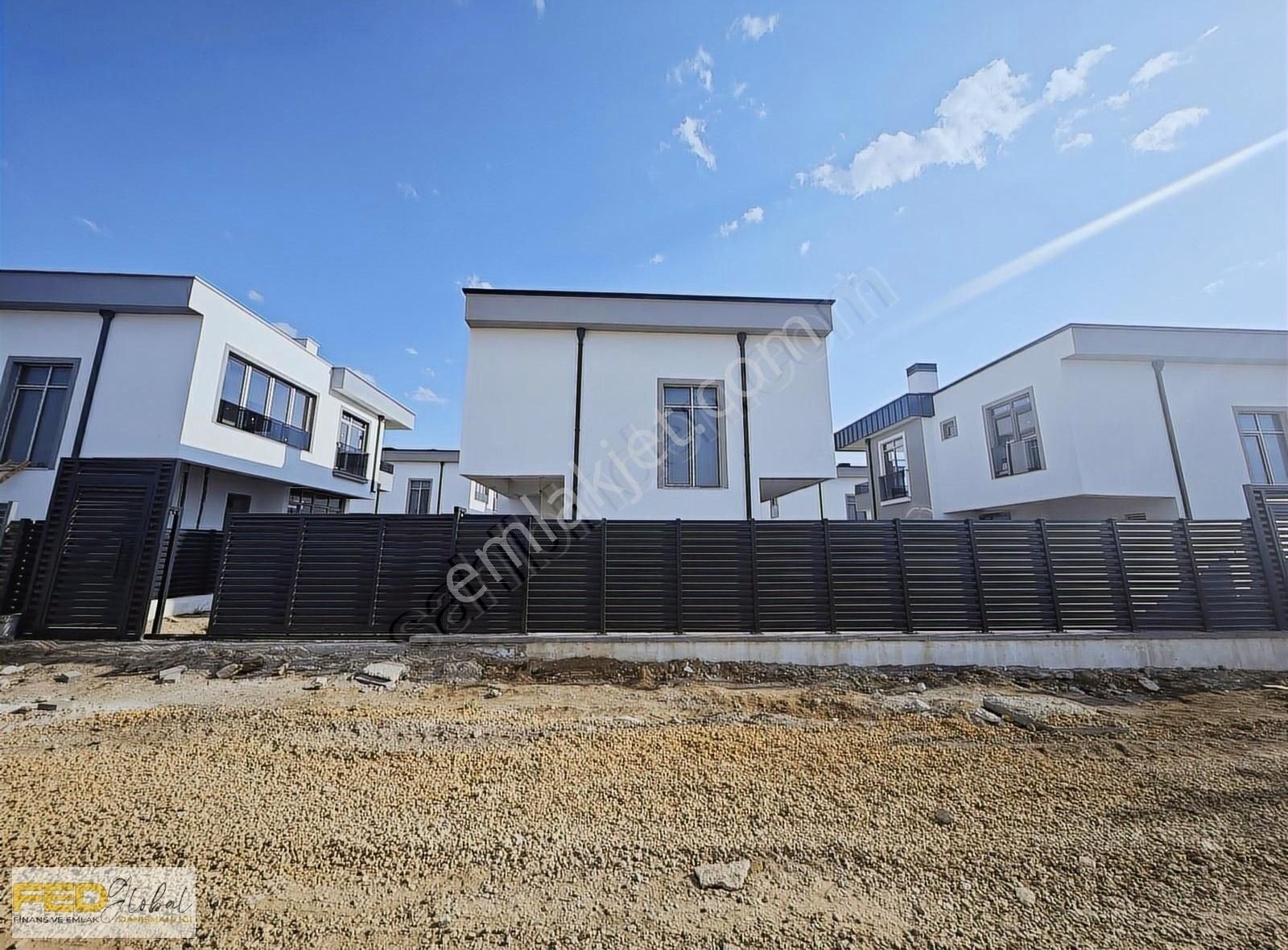Gesi Bölgesinde Lüks Bağımsız Girişli Site İçi Satılık Villa