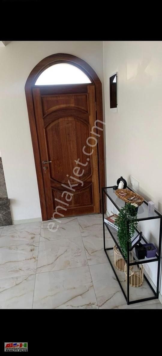 Çeşme Şifne De Deniz Manzaralı 3+1 Kiralık Daire